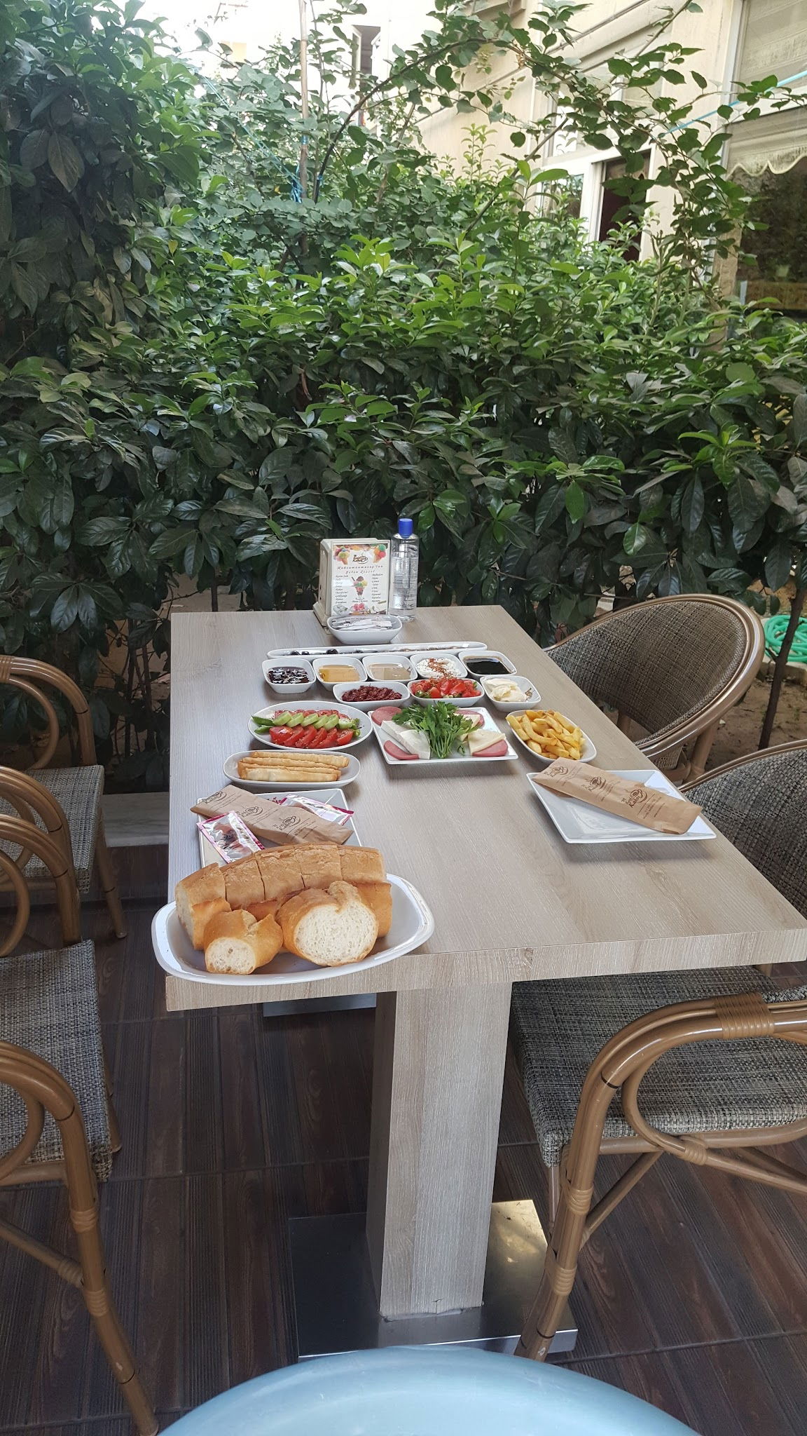 Bi Keyf-I Kahve Cafe Aydın Girne Kahvaltı Noktası