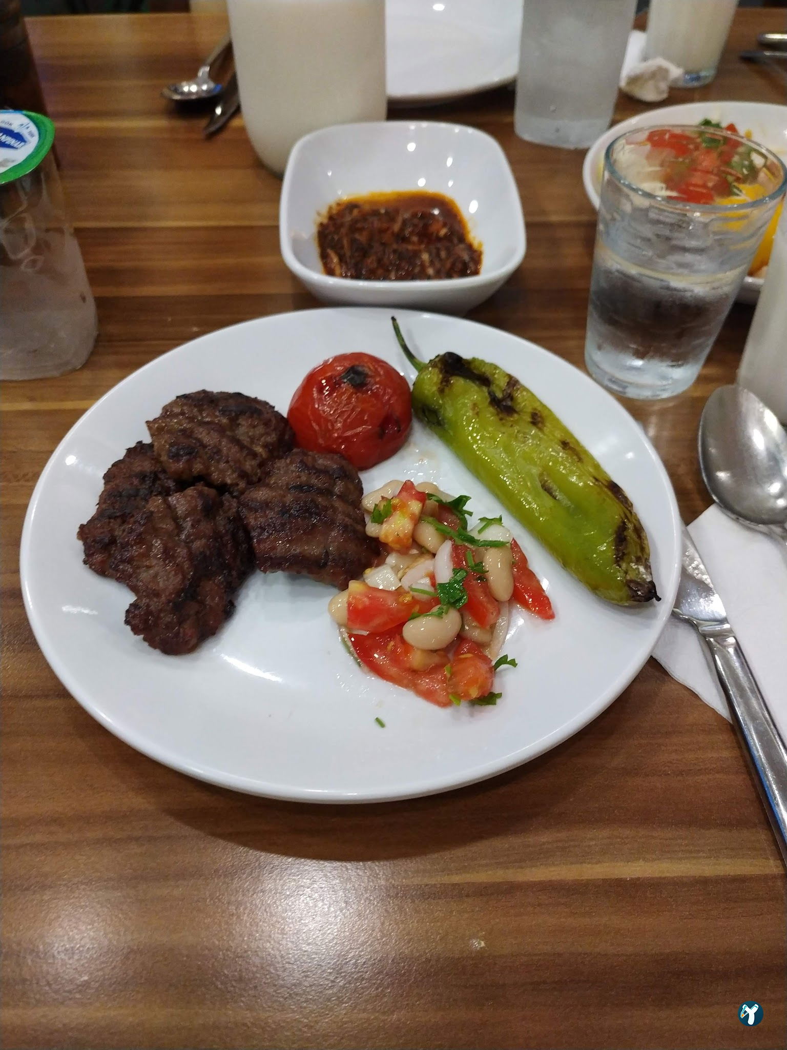 Köfteci Kara Arnavutköy Şubesi