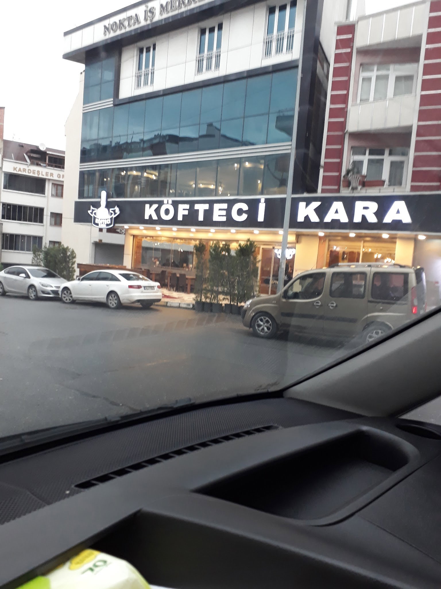 Köfteci Kara Arnavutköy Şubesi