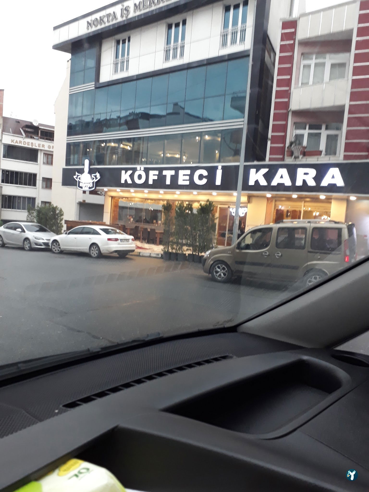 Köfteci Kara Arnavutköy Şubesi