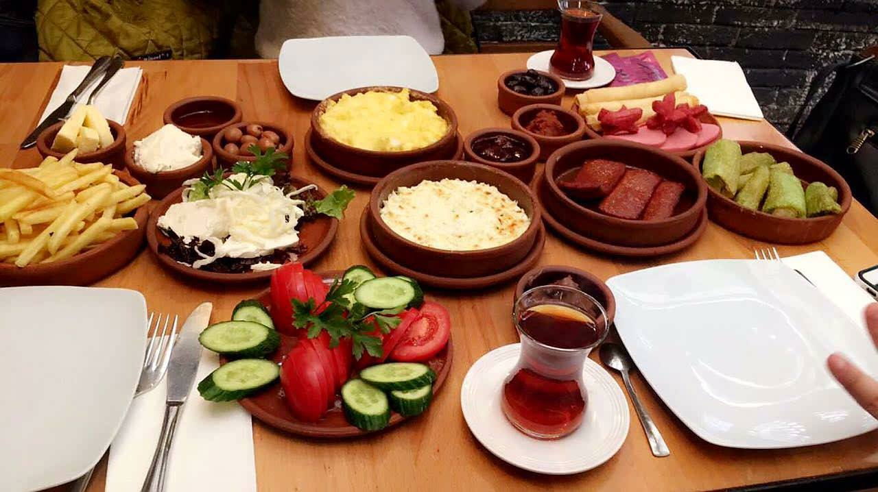 Dolphin Drinking Cafe