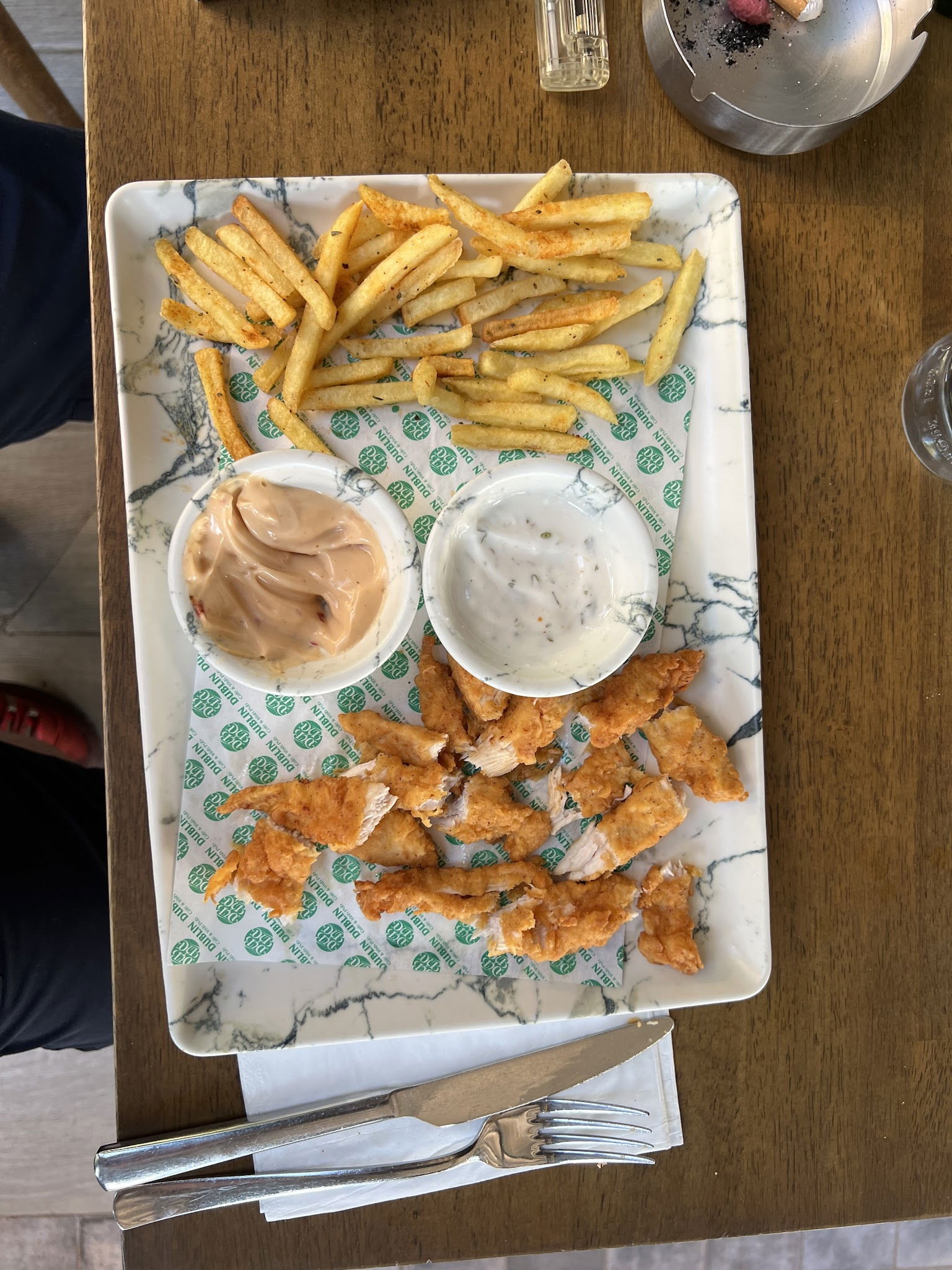 Dolphin Drinking Cafe