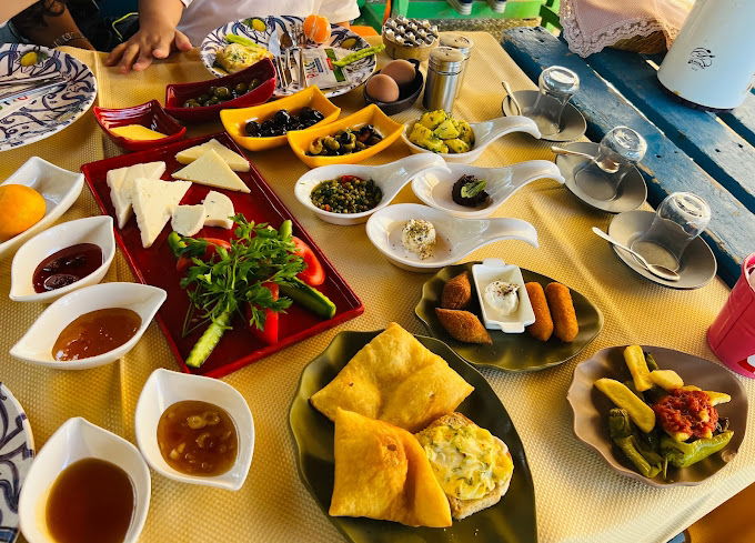 Palet Kahvaltı Evi & Cafe