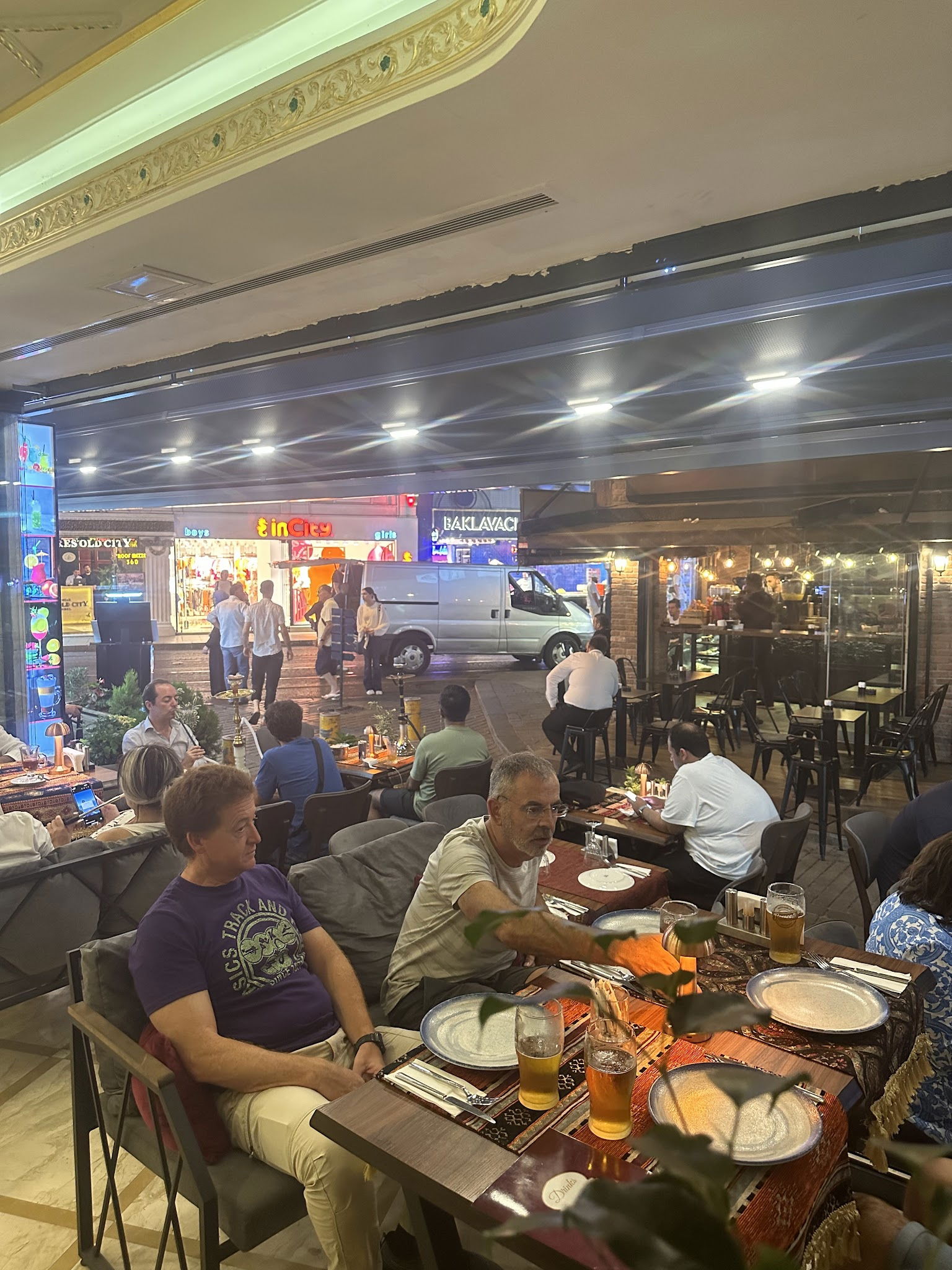 Cozy Garden Fish And Meat Restaurant