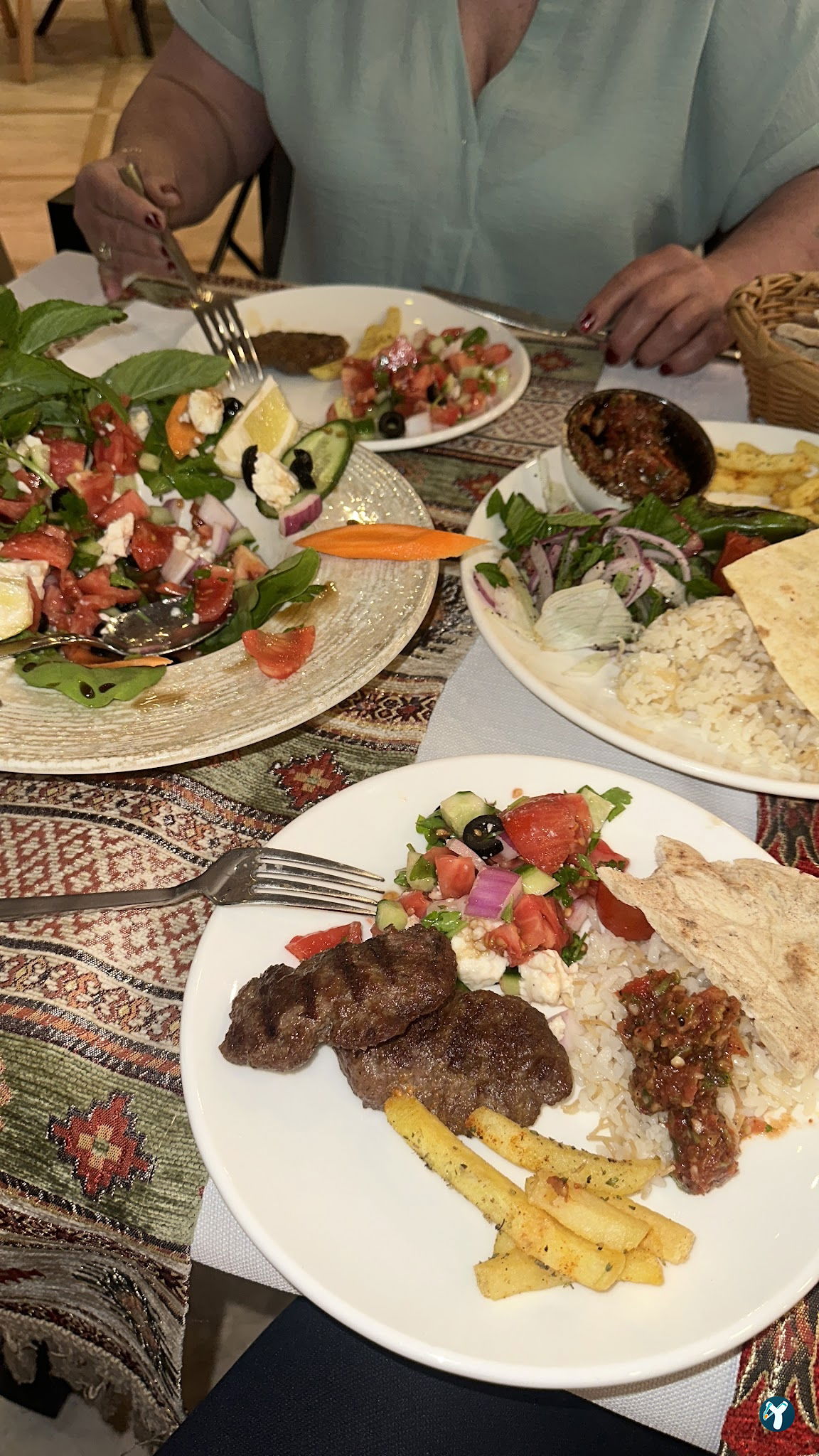 Cozy Garden Fish And Meat Restaurant