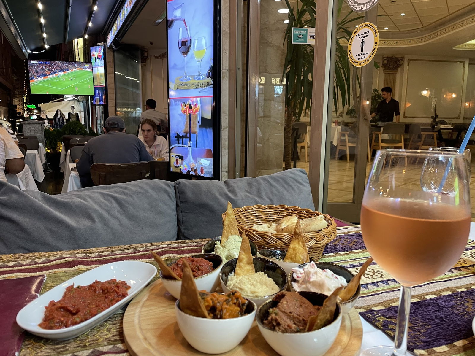 Cozy Garden Fish And Meat Restaurant