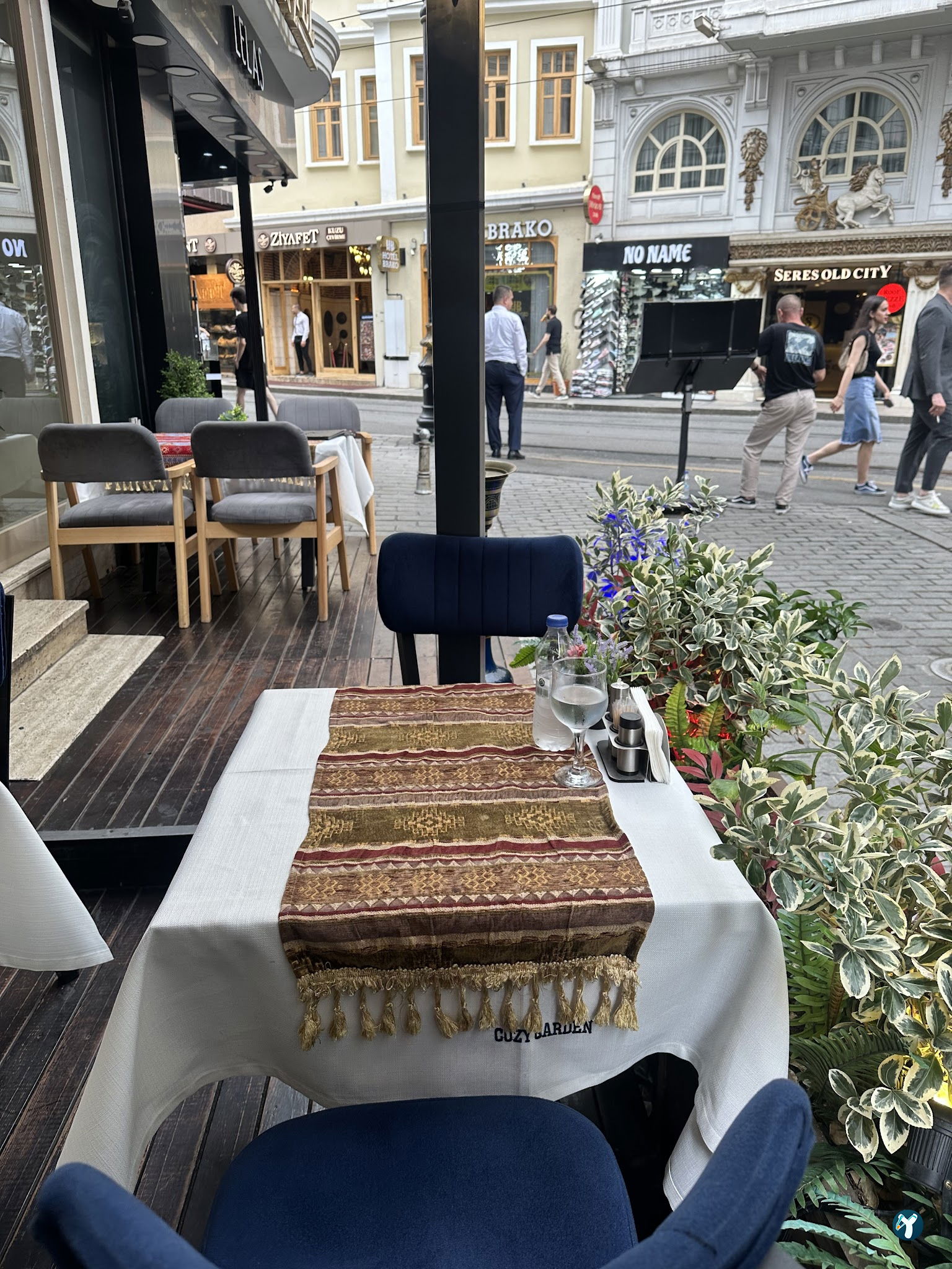 Cozy Garden Fish And Meat Restaurant