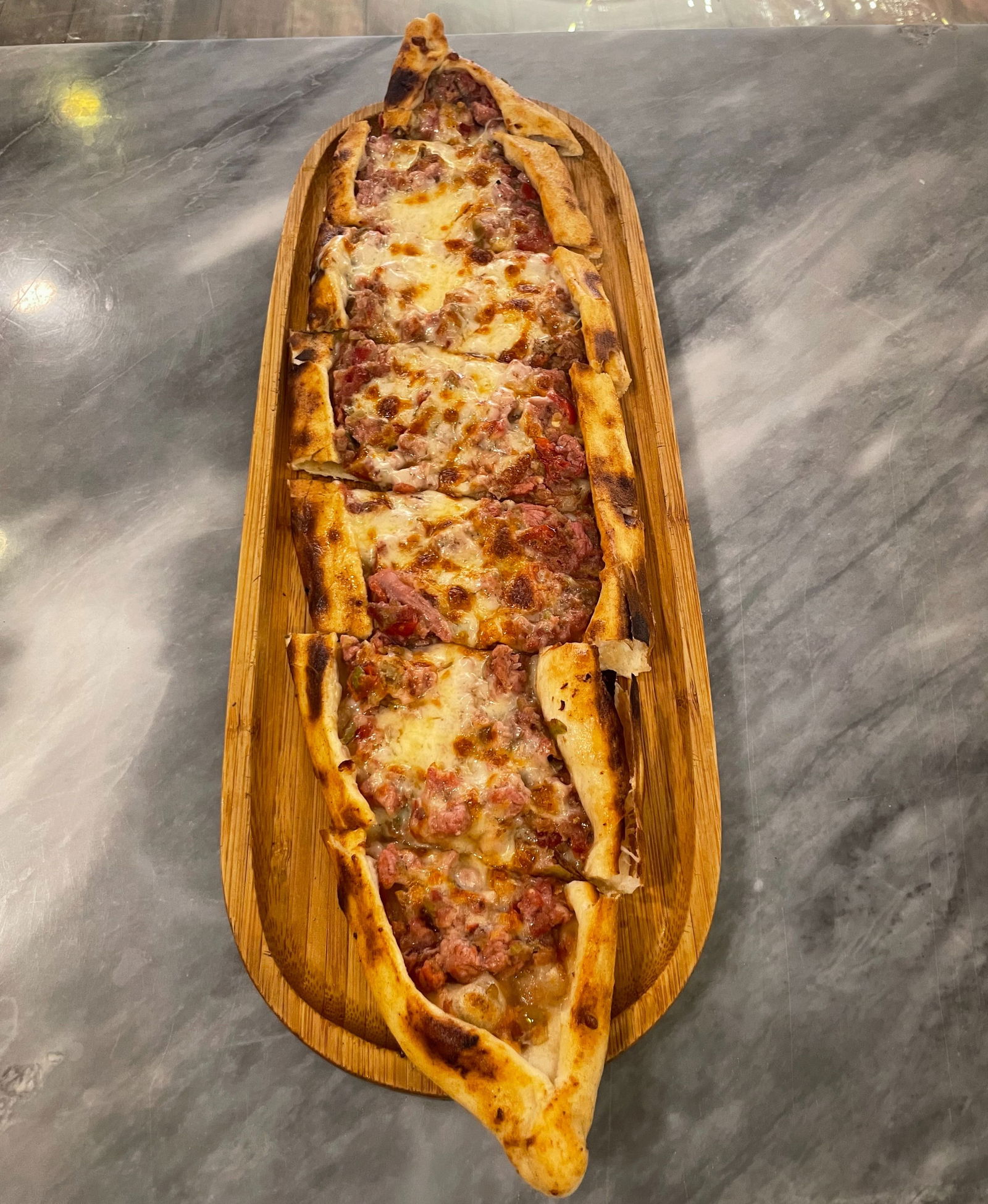 Kıymalı Kaşarlı Pide