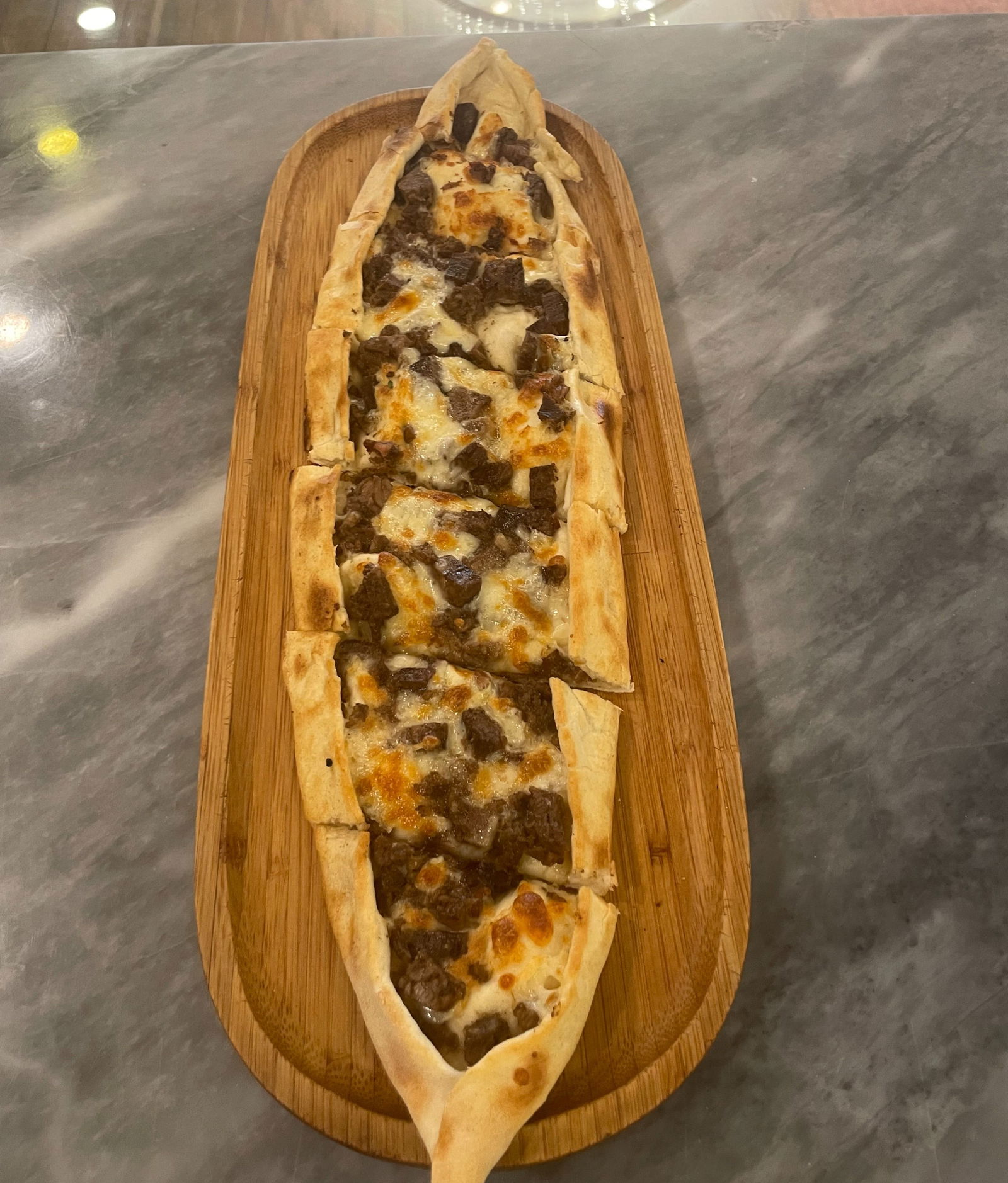 Kavurmalı Kaşarlı Pide