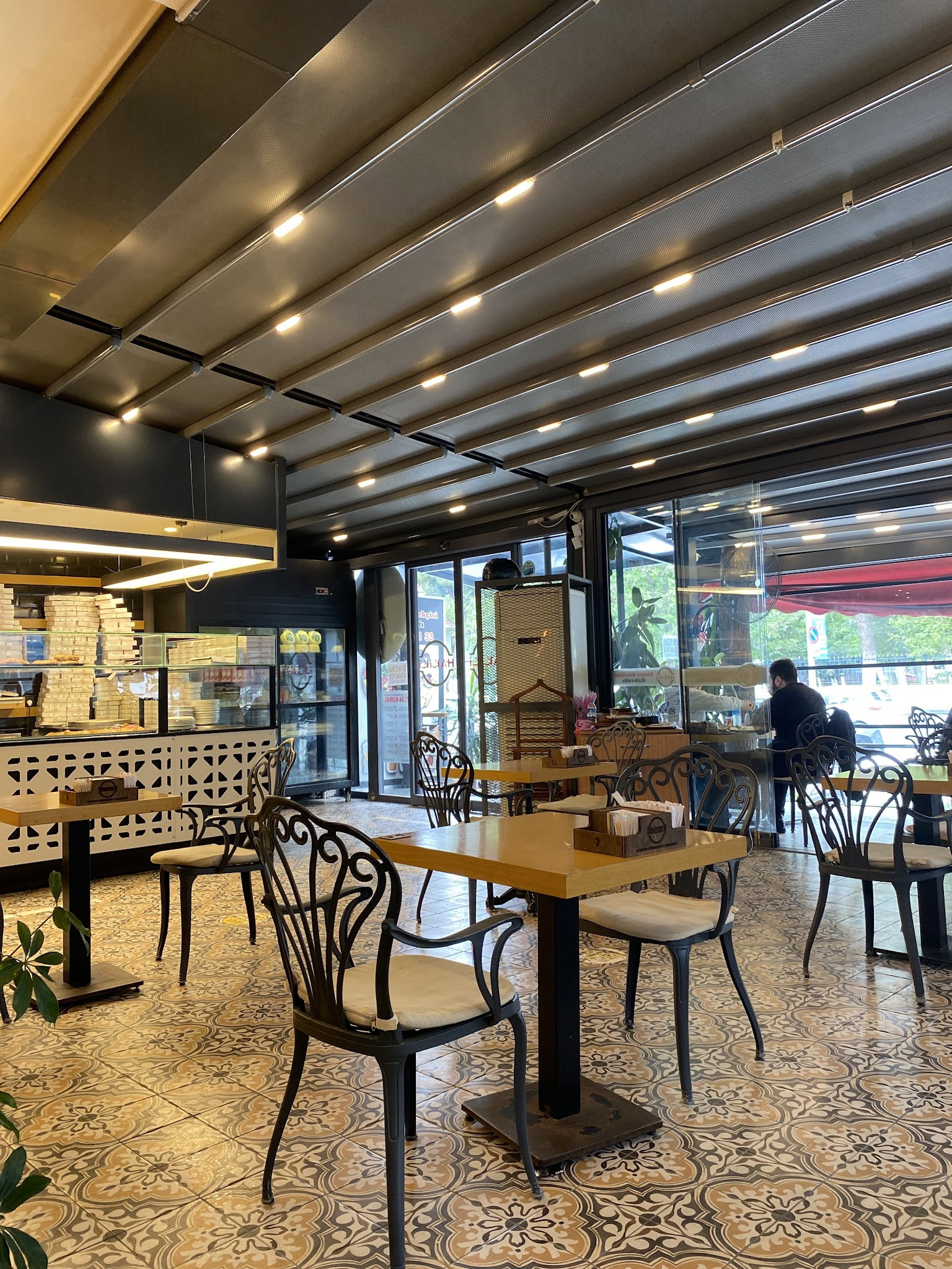 Hsb Sariyer Börekçi̇si̇ & Kahvalti