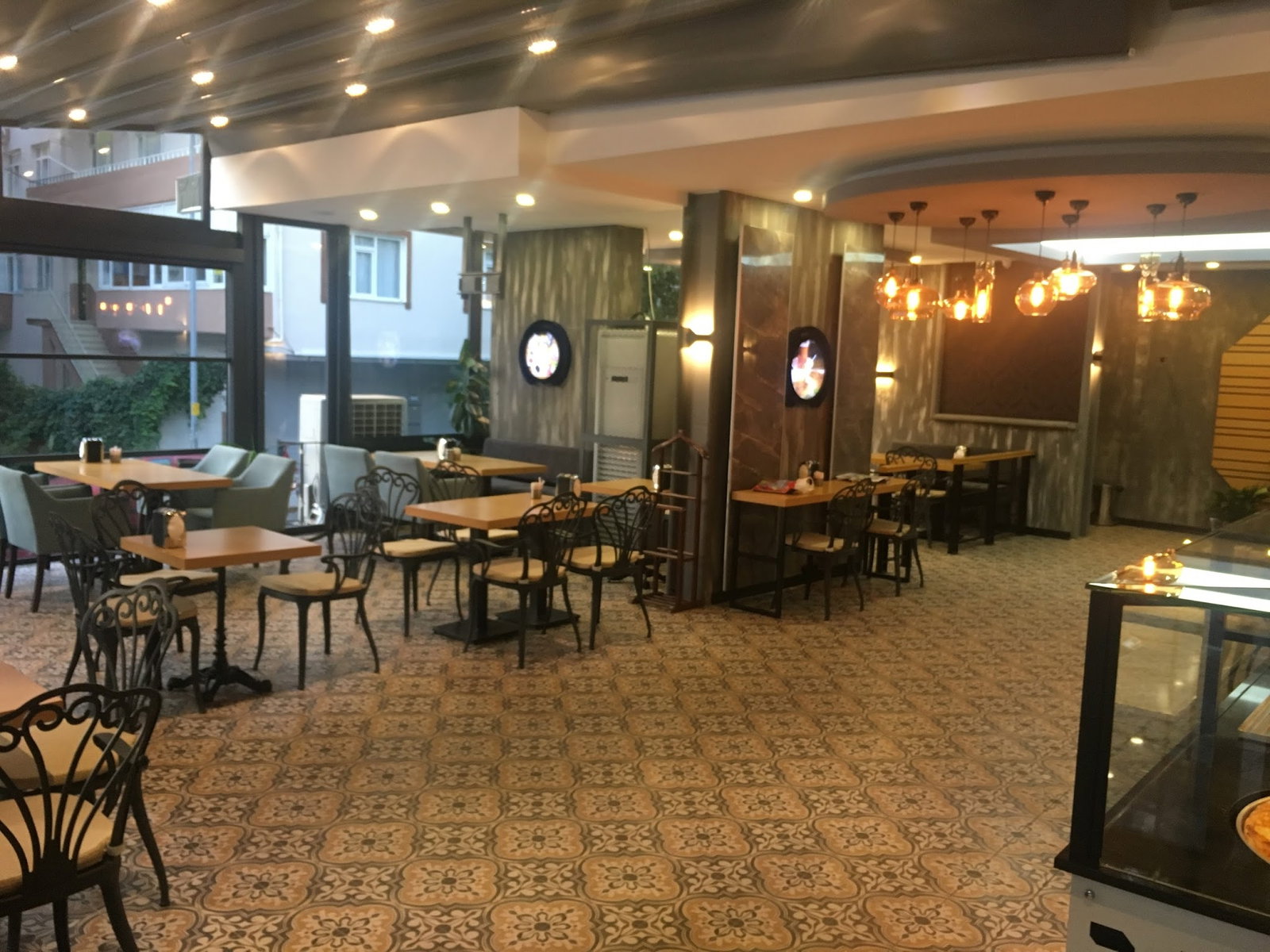 Hsb Sariyer Börekçi̇si̇ & Kahvalti