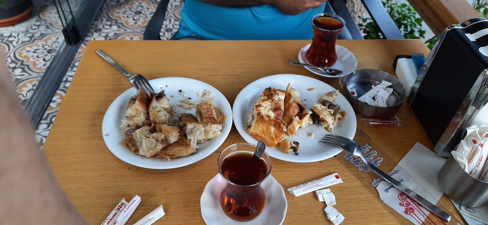 Hsb Sariyer Börekçi̇si̇ & Kahvalti