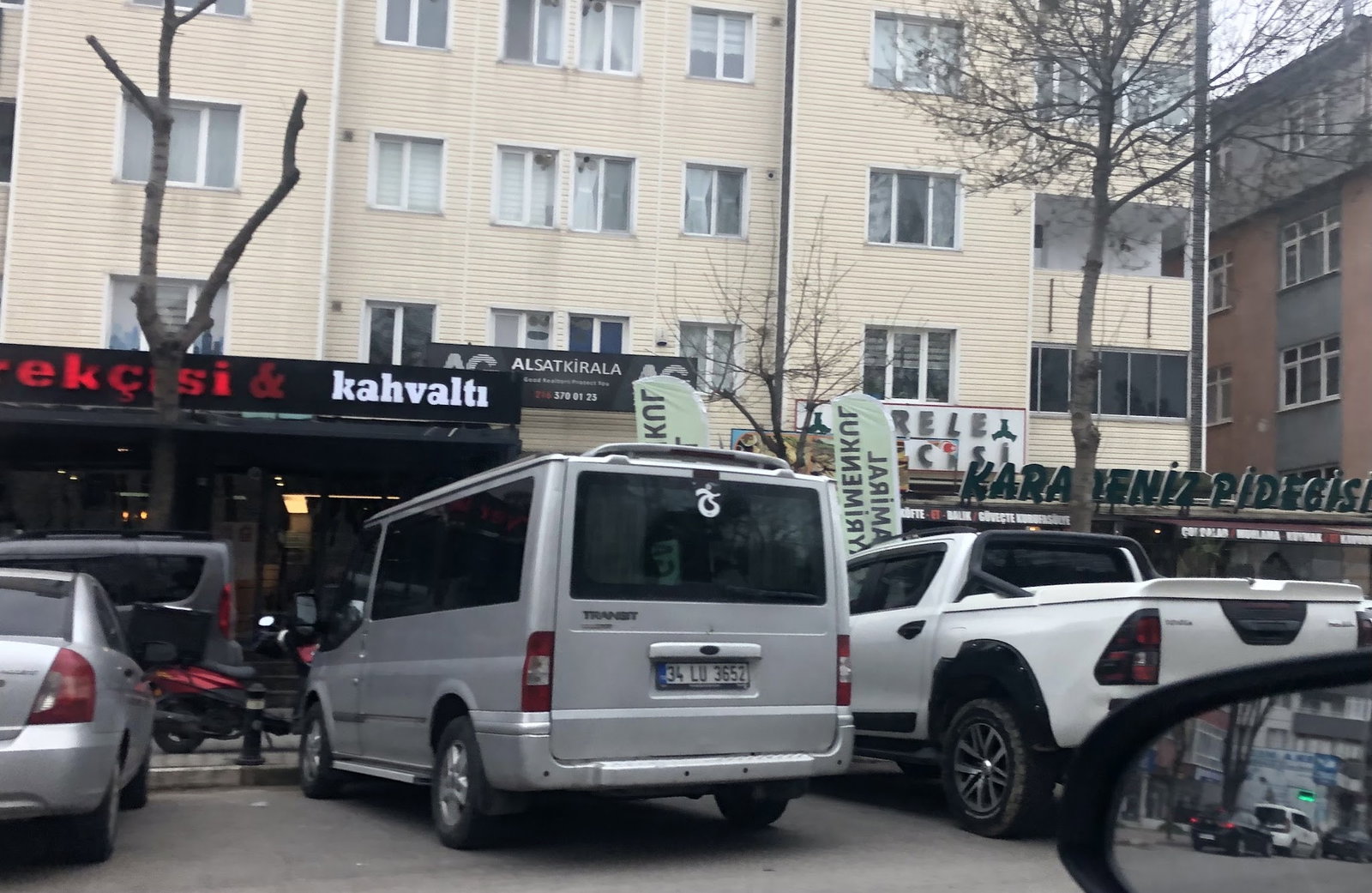 Hsb Sariyer Börekçi̇si̇ & Kahvalti