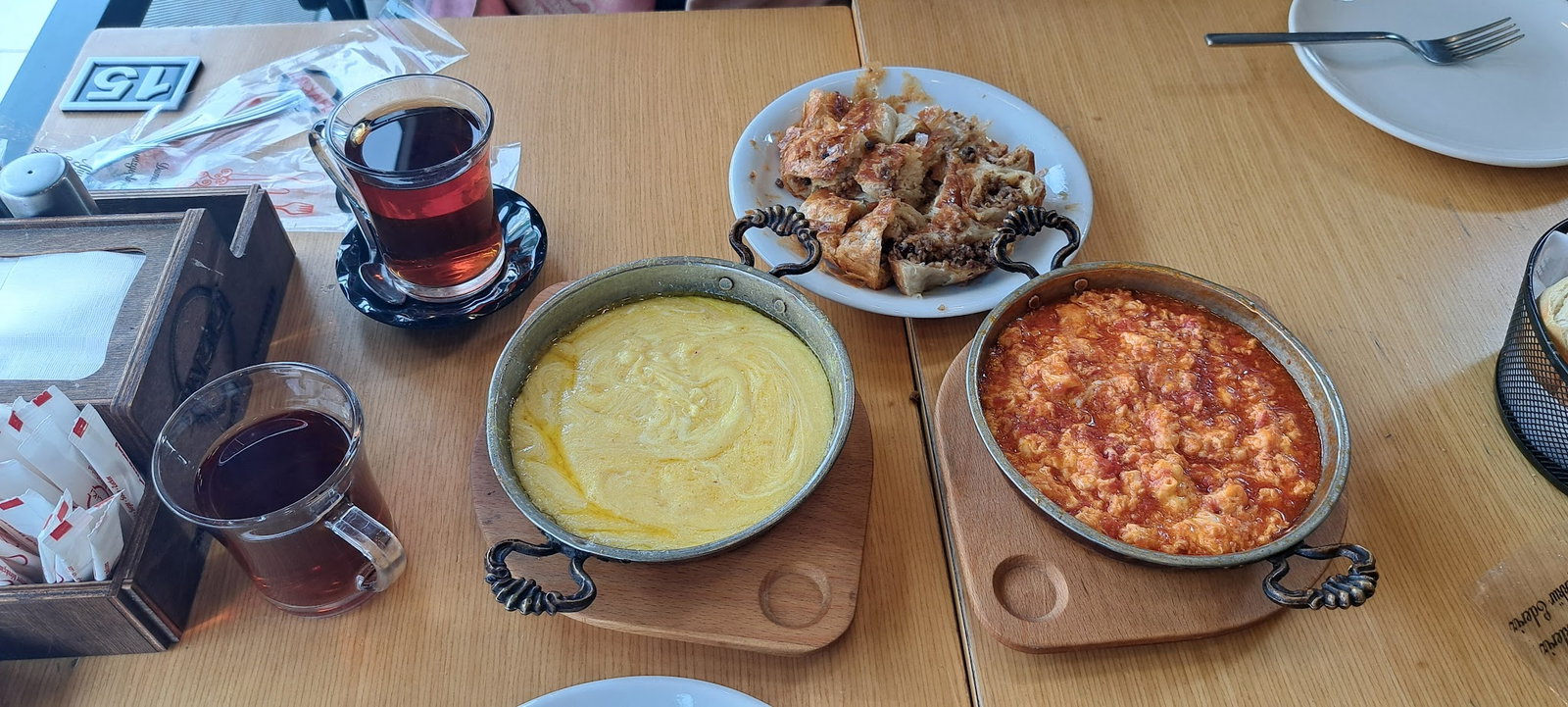 Hsb Sariyer Börekçi̇si̇ & Kahvalti
