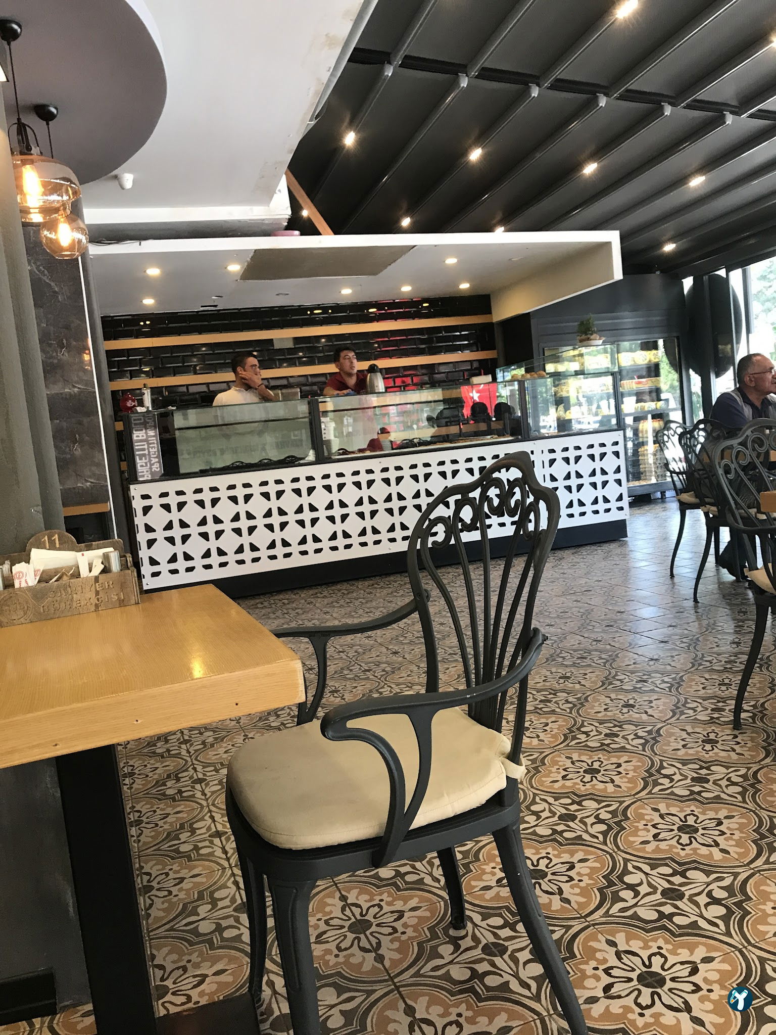 Hsb Sariyer Börekçi̇si̇ & Kahvalti