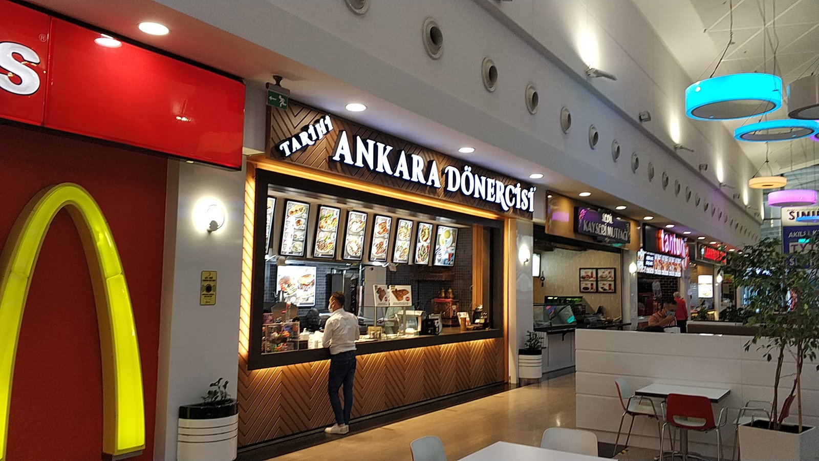 Tari̇hi̇ Ankara Dönerci̇si̇ Armada