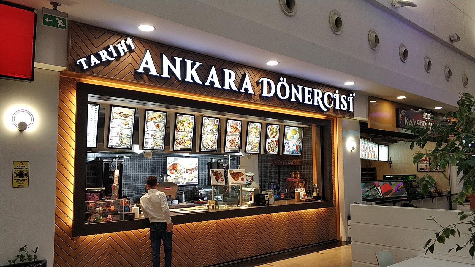 Tari̇hi̇ Ankara Dönerci̇si̇ Armada