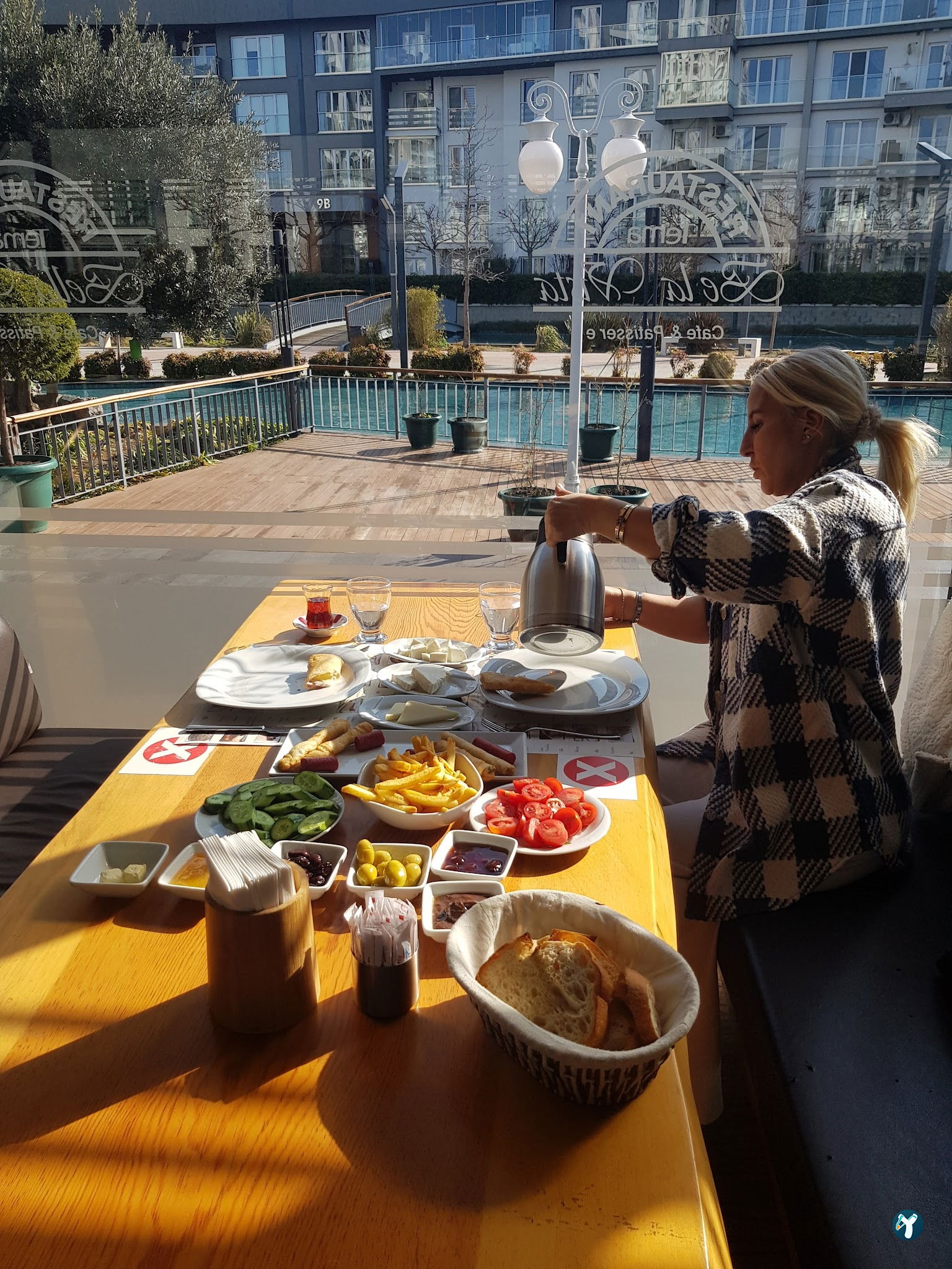 Tema Bella Vista Restaurant
