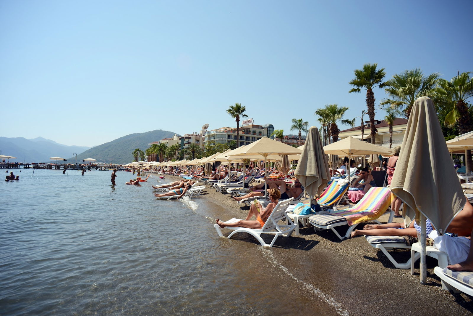 Maris Beach Restaurant & Bar