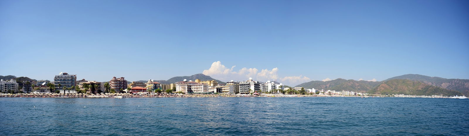 Maris Beach Restaurant & Bar