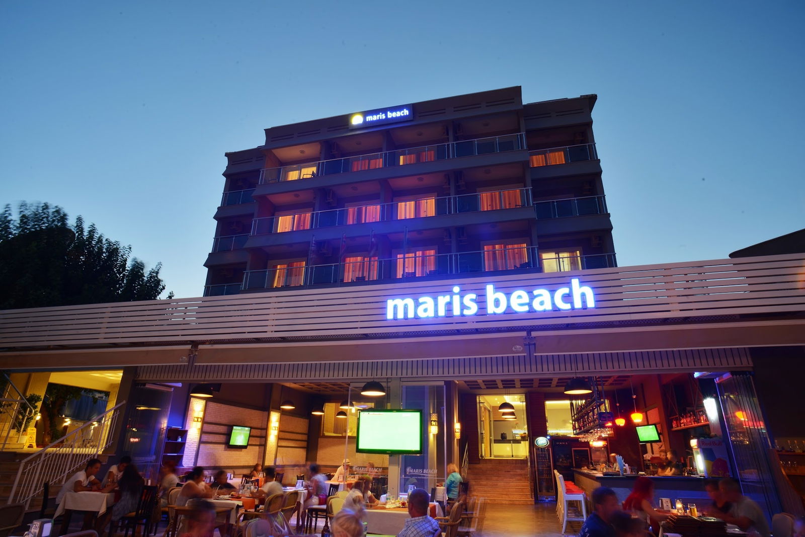 Maris Beach Restaurant & Bar