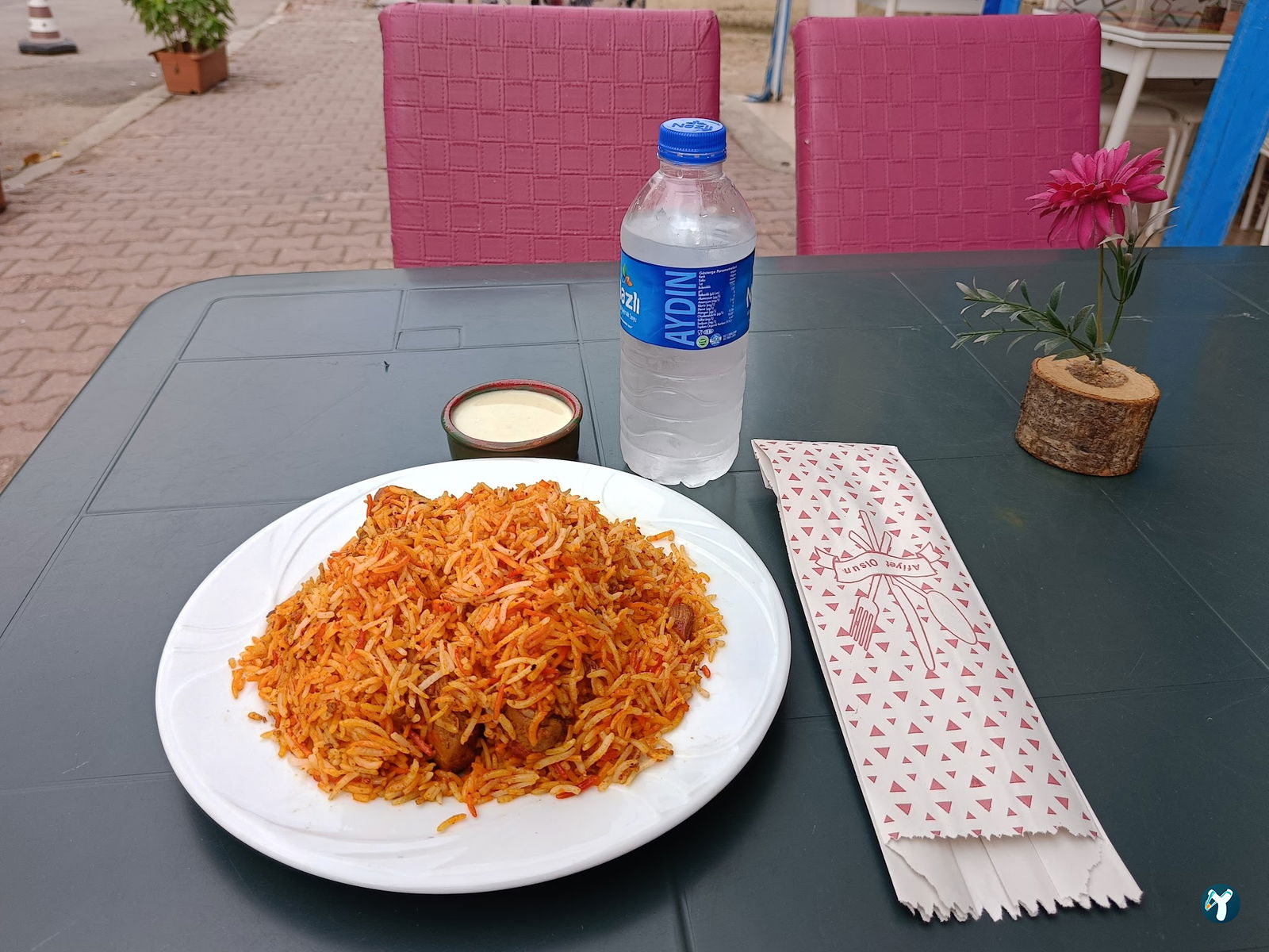 Desi Food Pakistani & Indian Restaurant