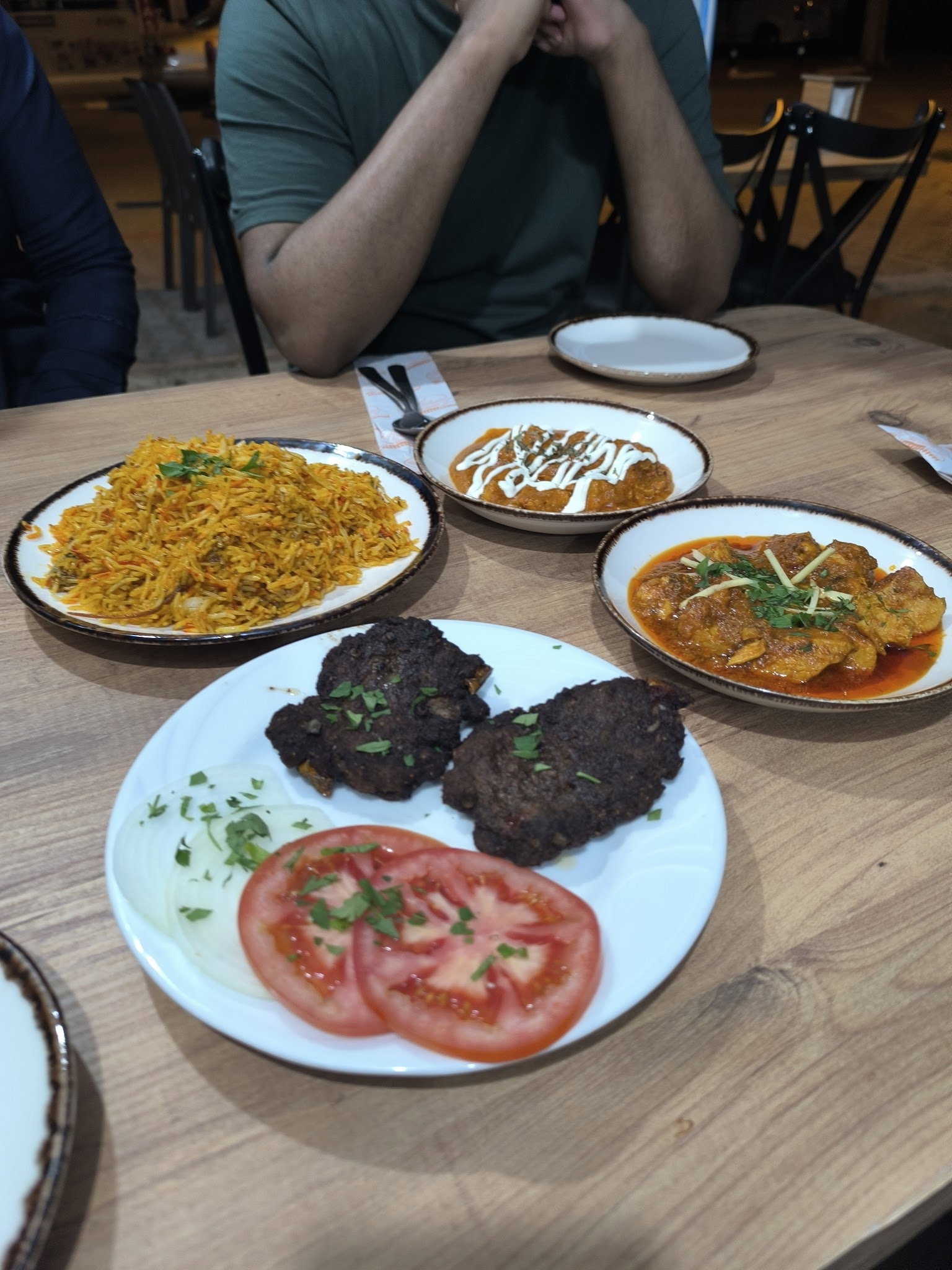 Desi Food Pakistani & Indian Restaurant