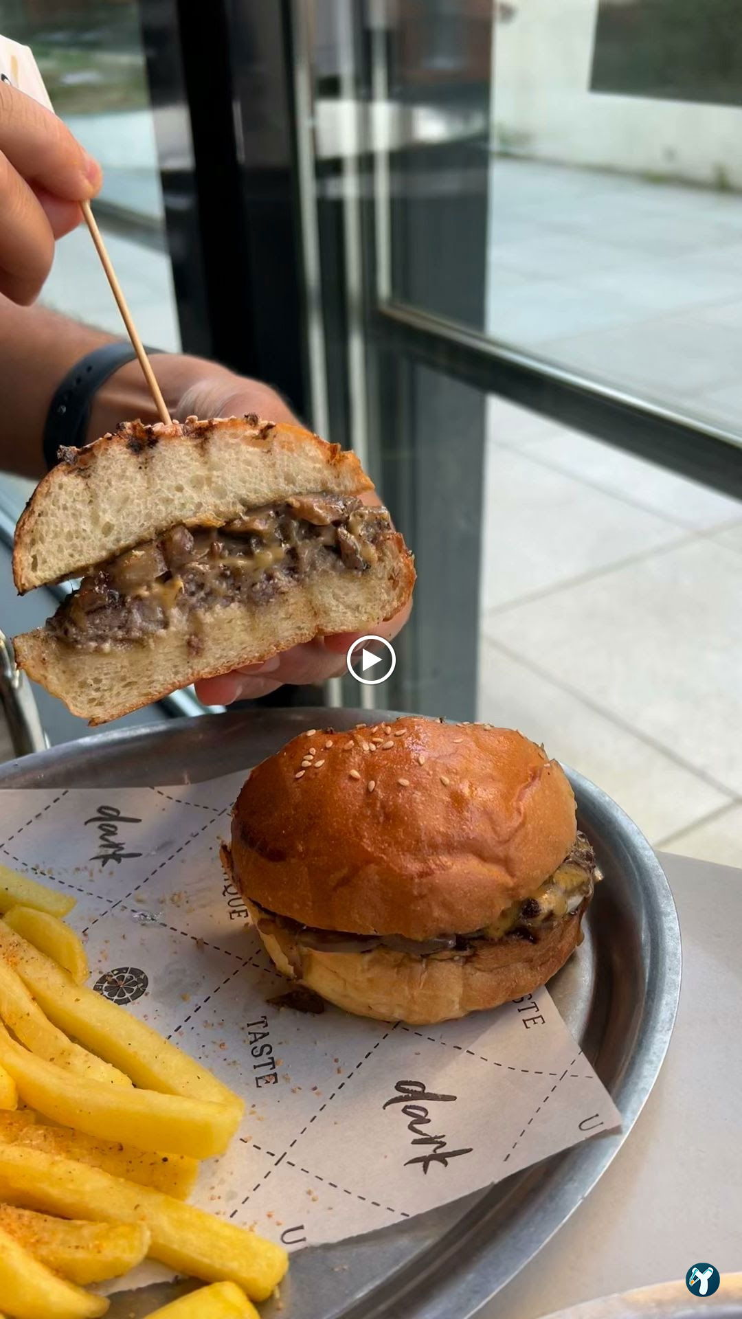 Dark Burger