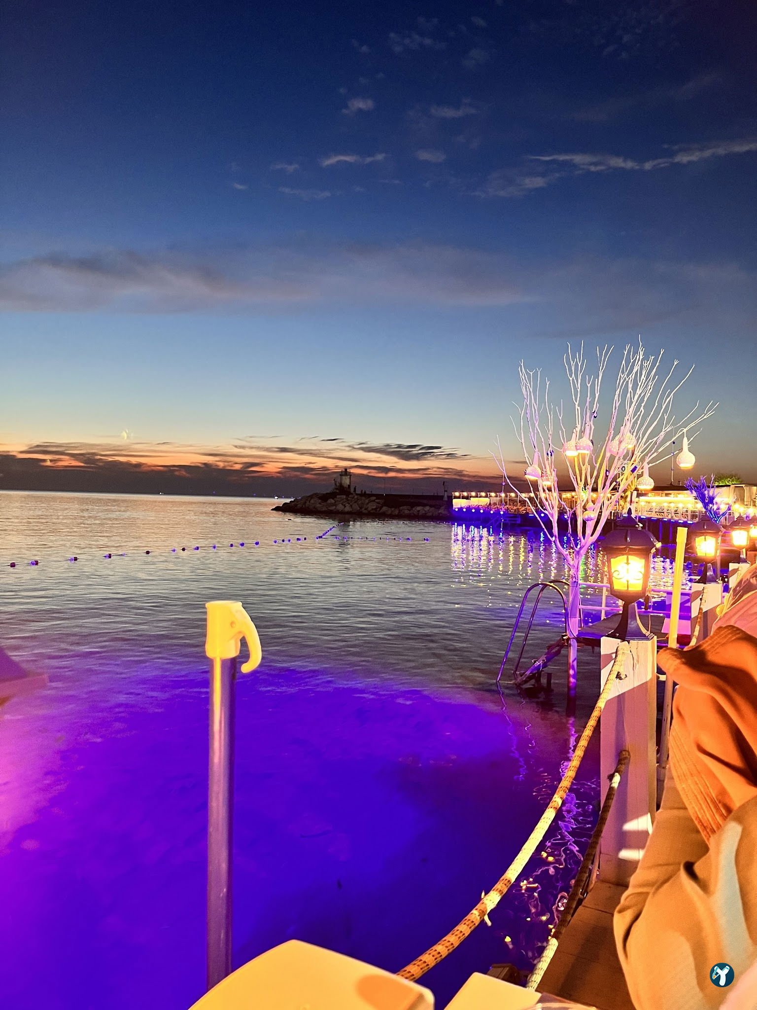 Vip Beach & Fish Restaurant