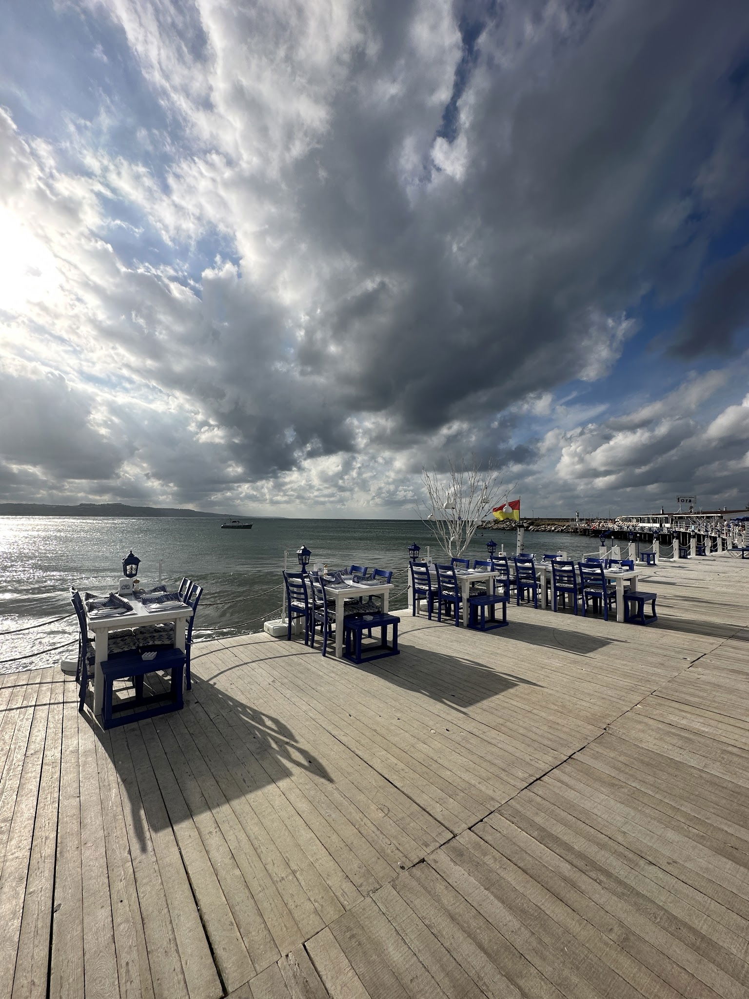 Vip Beach & Fish Restaurant