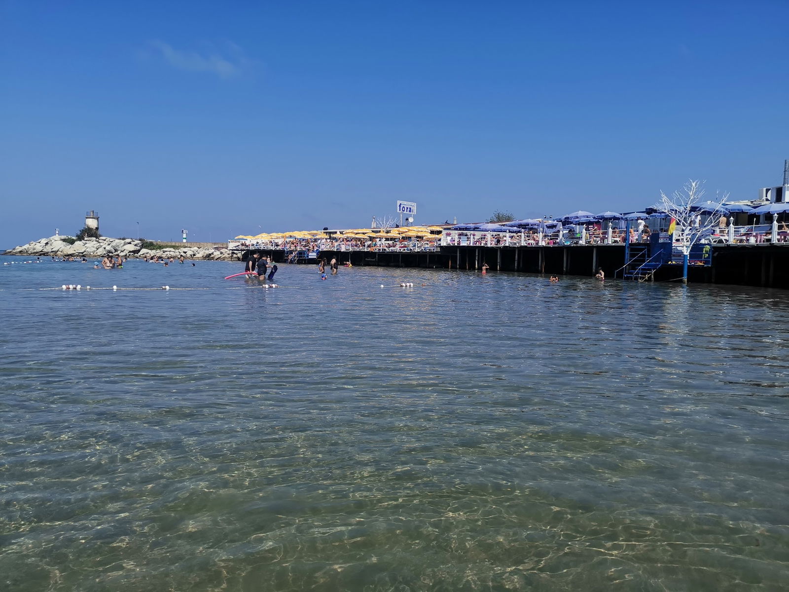 Vip Beach & Fish Restaurant