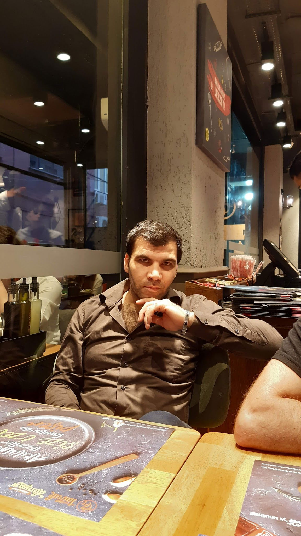 Tavuk Dünyası Gaziosmanpaşa Cadde