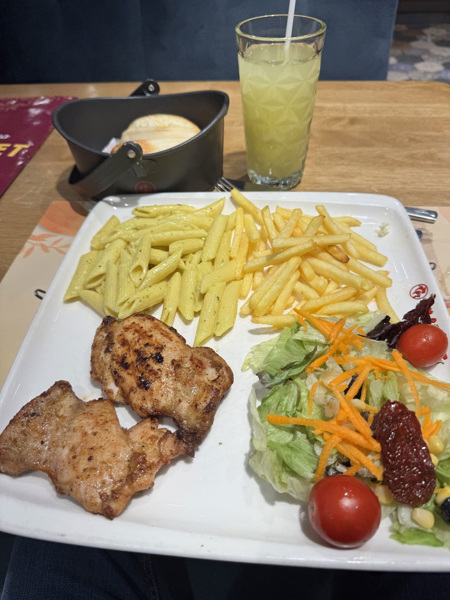 Tavuk Dünyası Gaziosmanpaşa Cadde