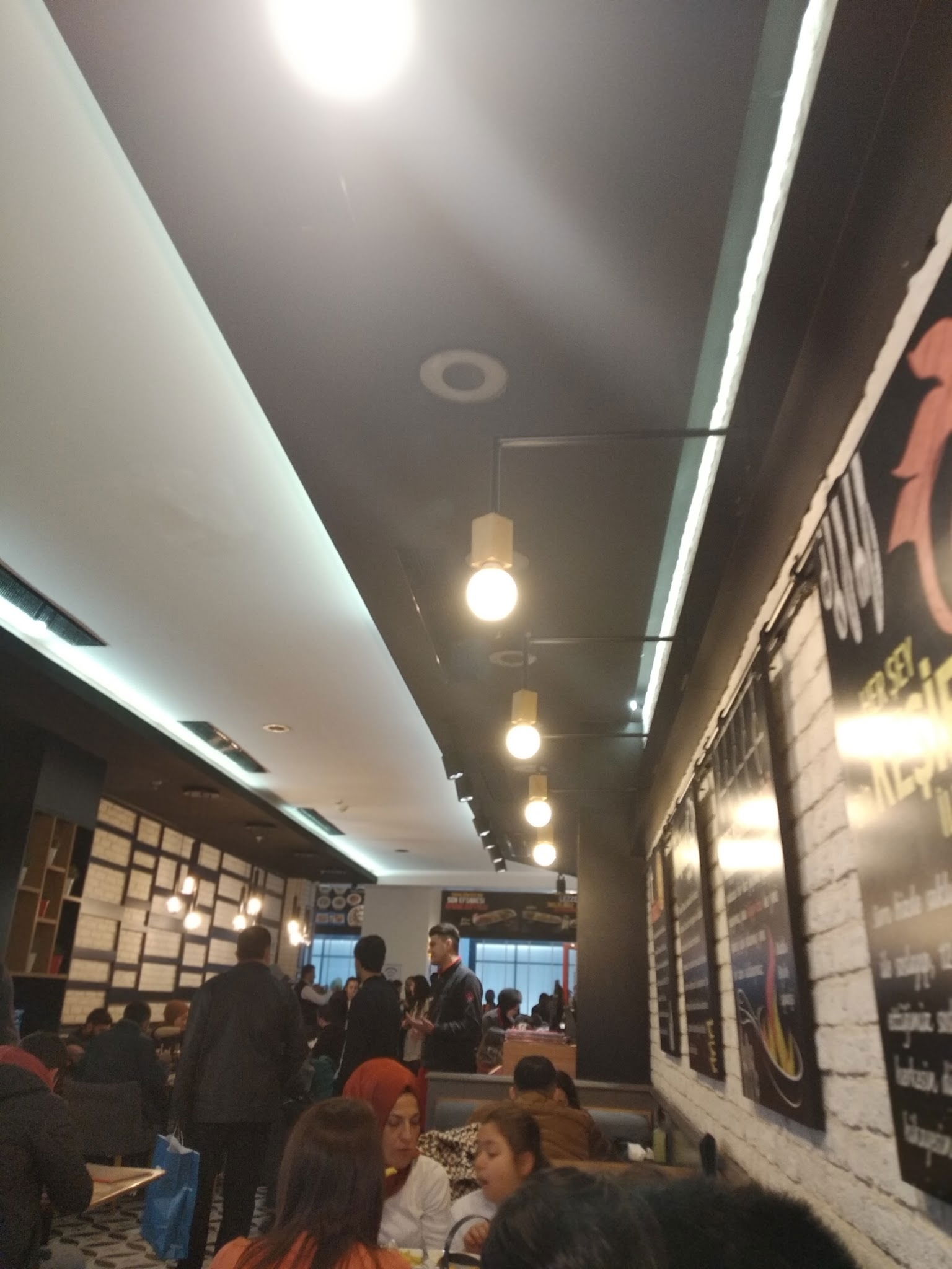 Tavuk Dünyası Gaziosmanpaşa Cadde