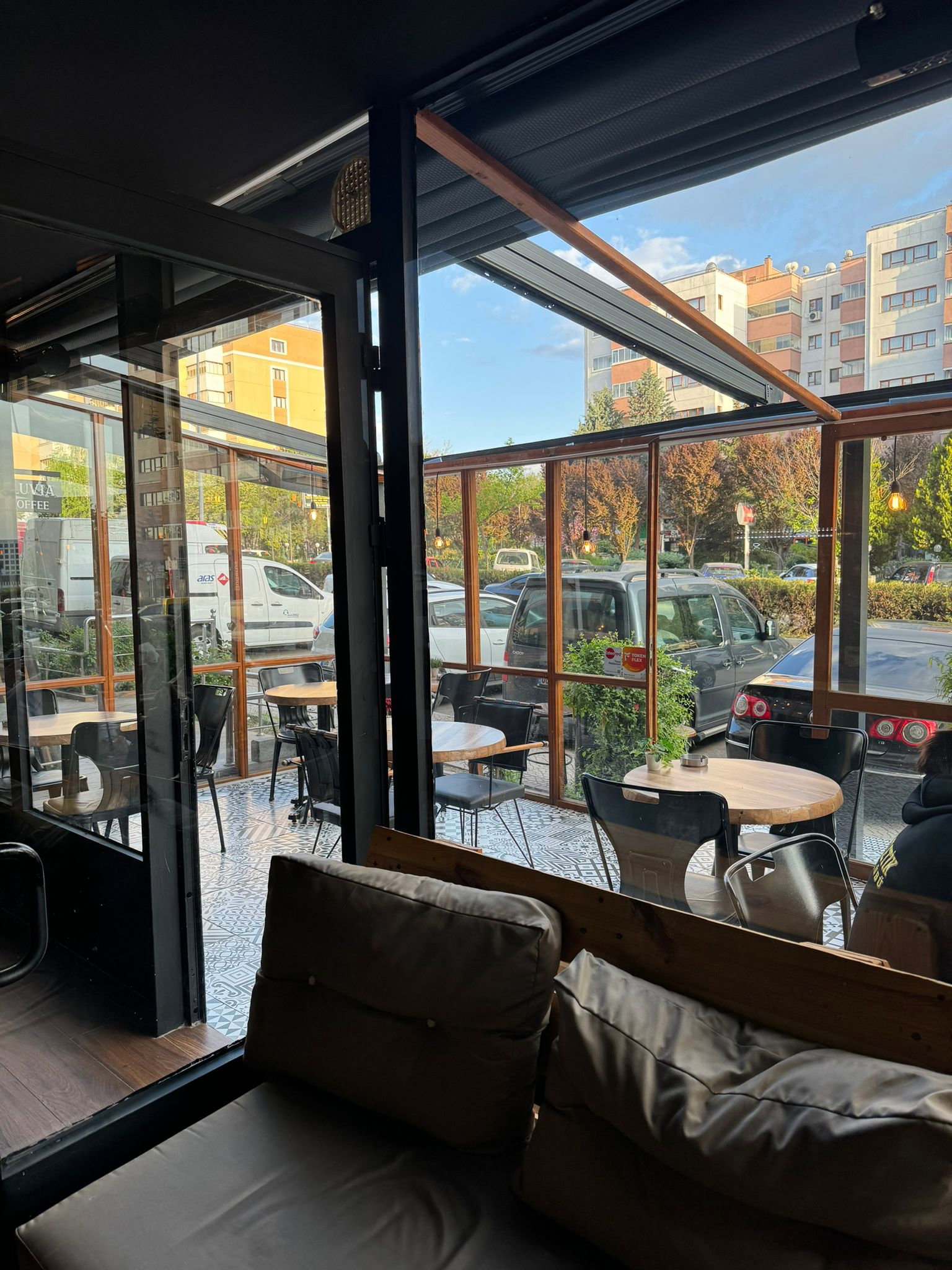 Strada Coffee Shop