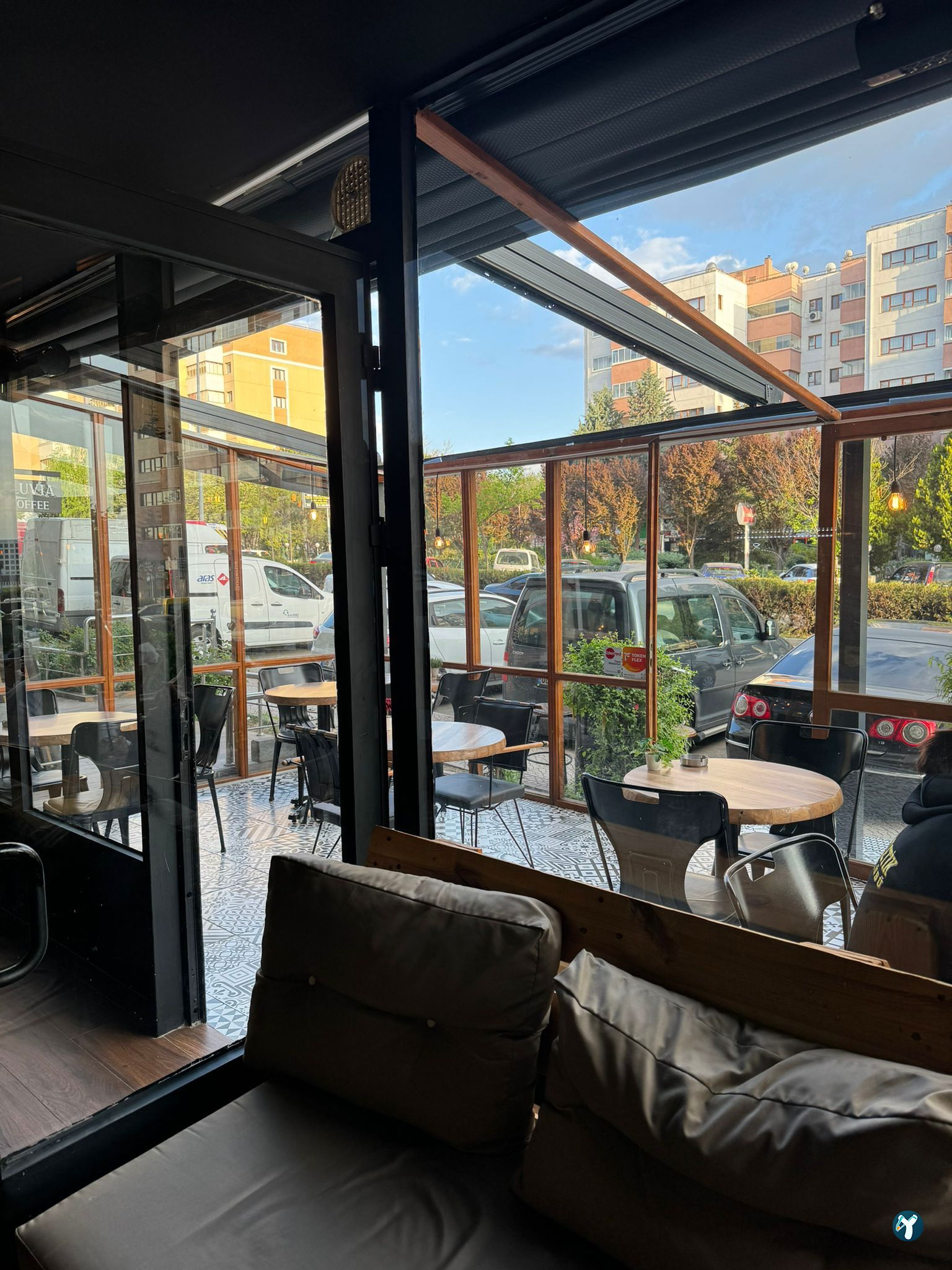 Strada Coffee Shop