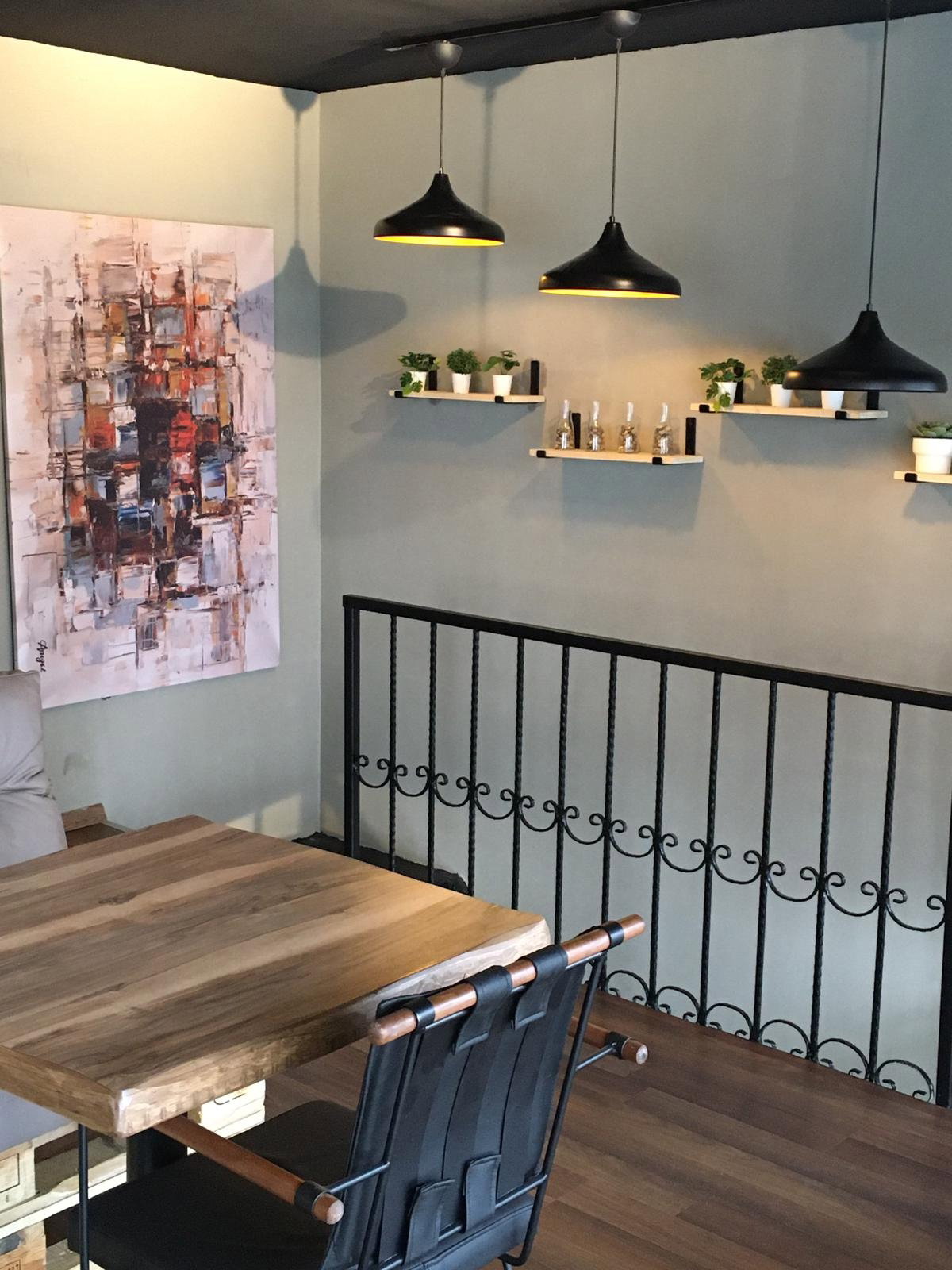 Strada Coffee Shop