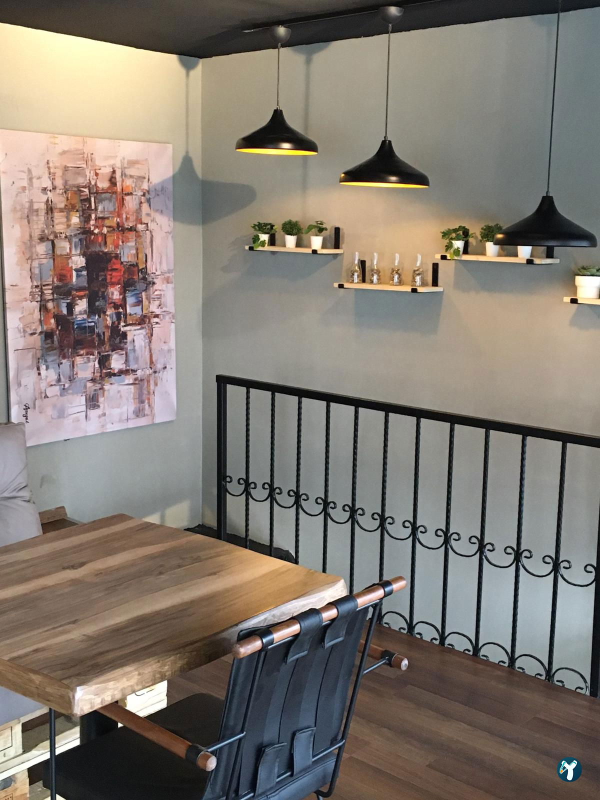Strada Coffee Shop