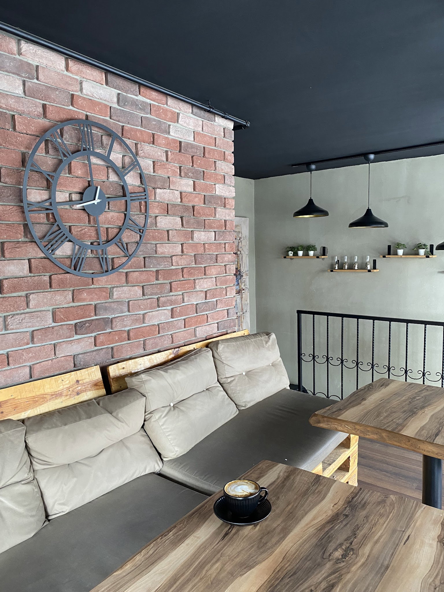 Strada Coffee Shop