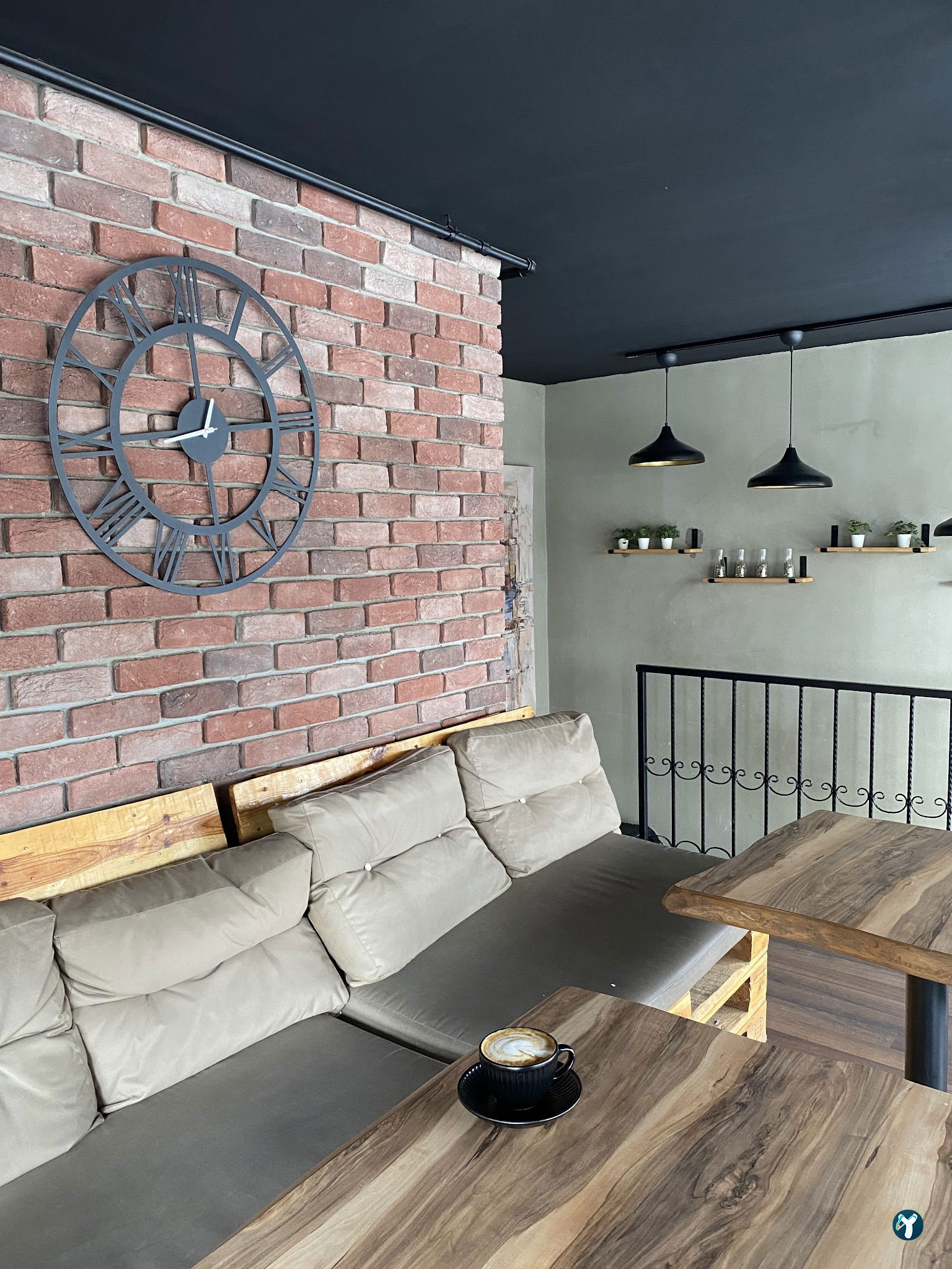 Strada Coffee Shop