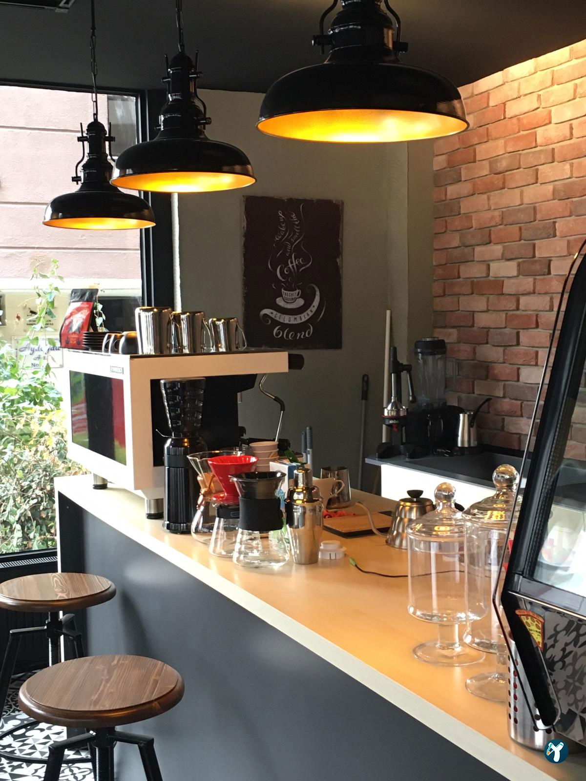 Strada Coffee Shop