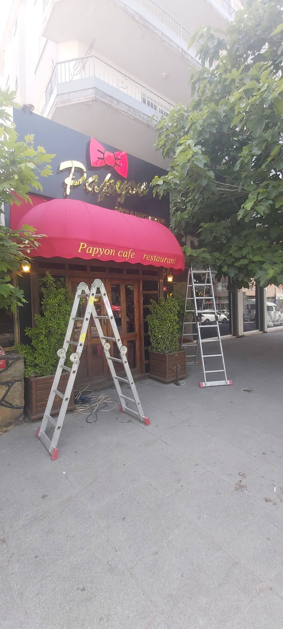 Papyon Cafe