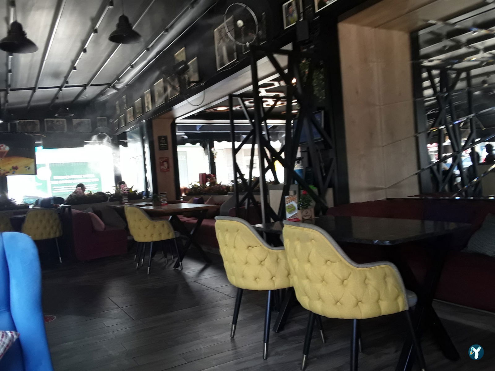 Mahall Cafe & Restaurant