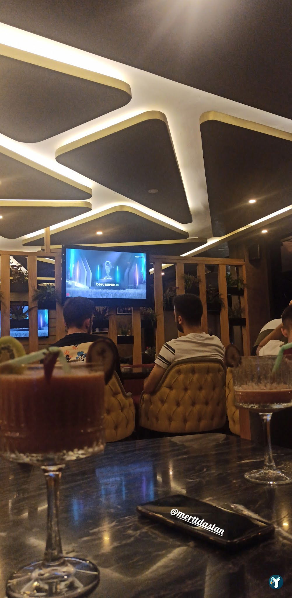 Mahall Cafe & Restaurant