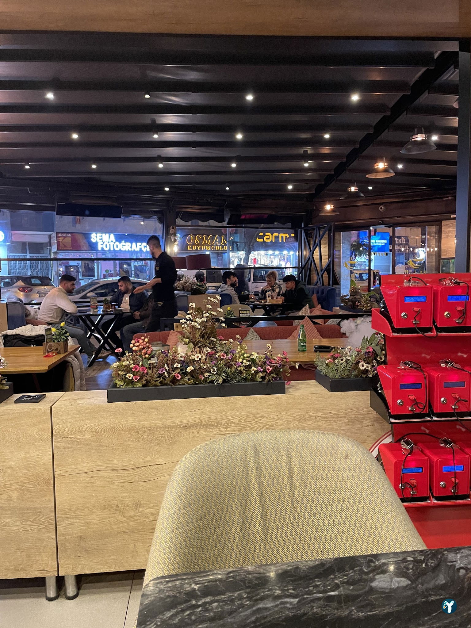 Mahall Cafe & Restaurant