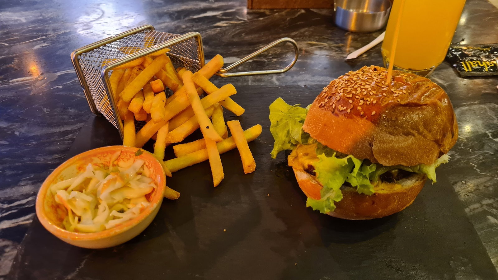 Mahall Cafe & Restaurant