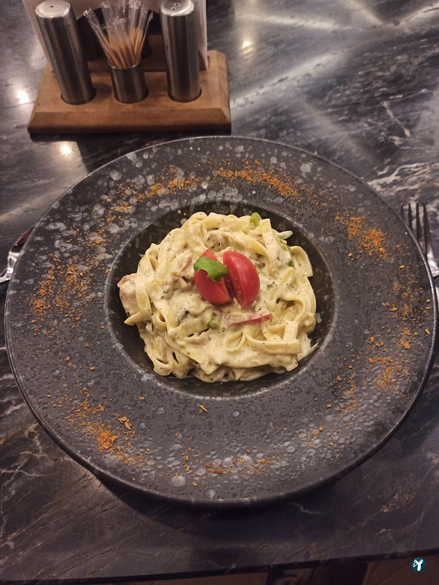 Mahall Cafe & Restaurant