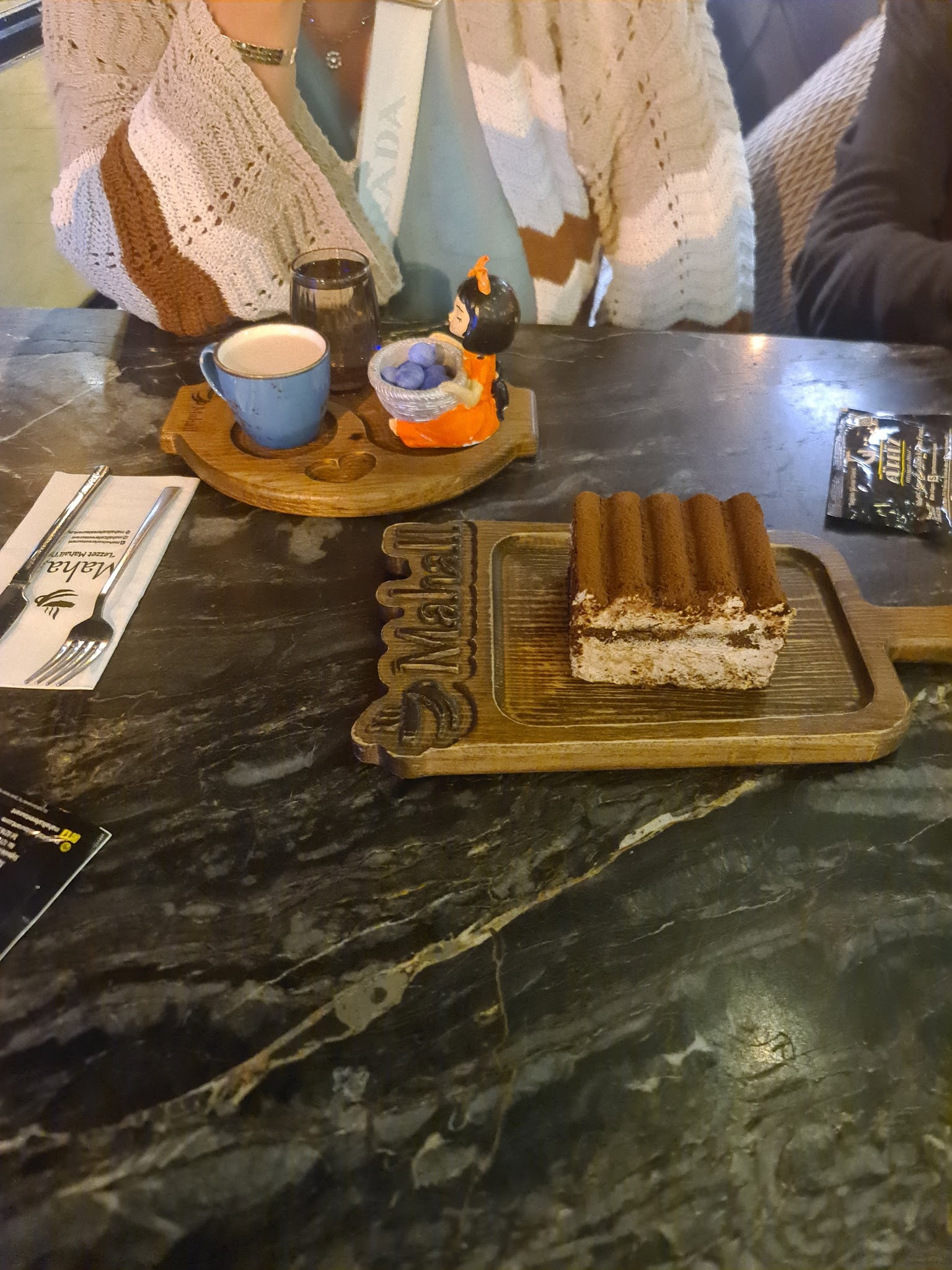 Mahall Cafe & Restaurant