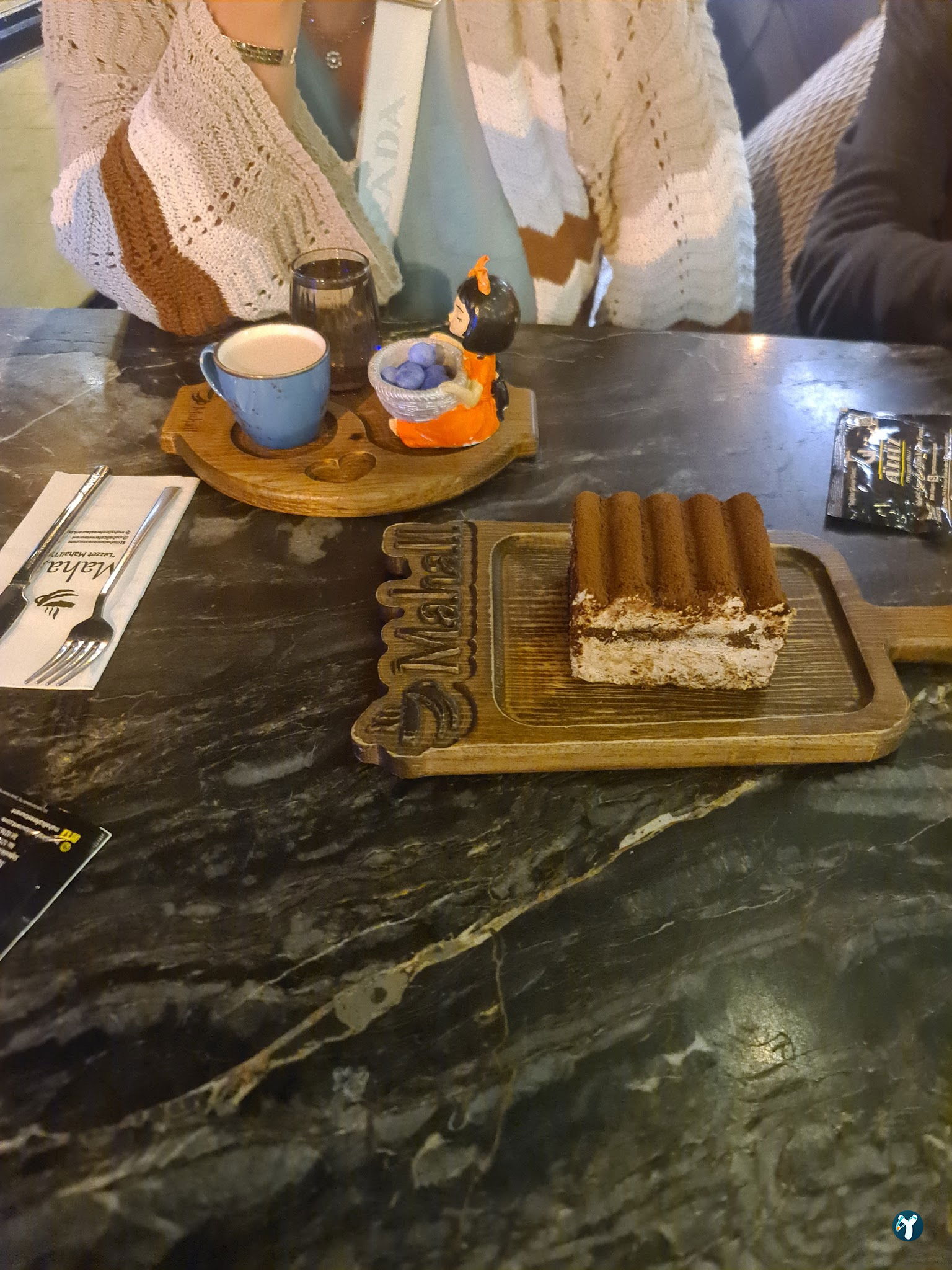 Mahall Cafe & Restaurant