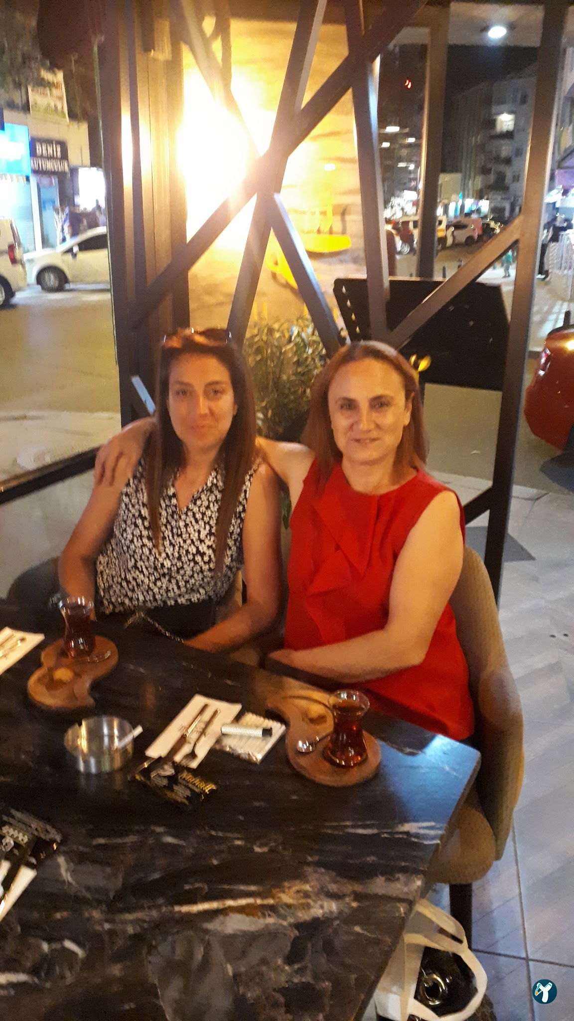 Mahall Cafe & Restaurant